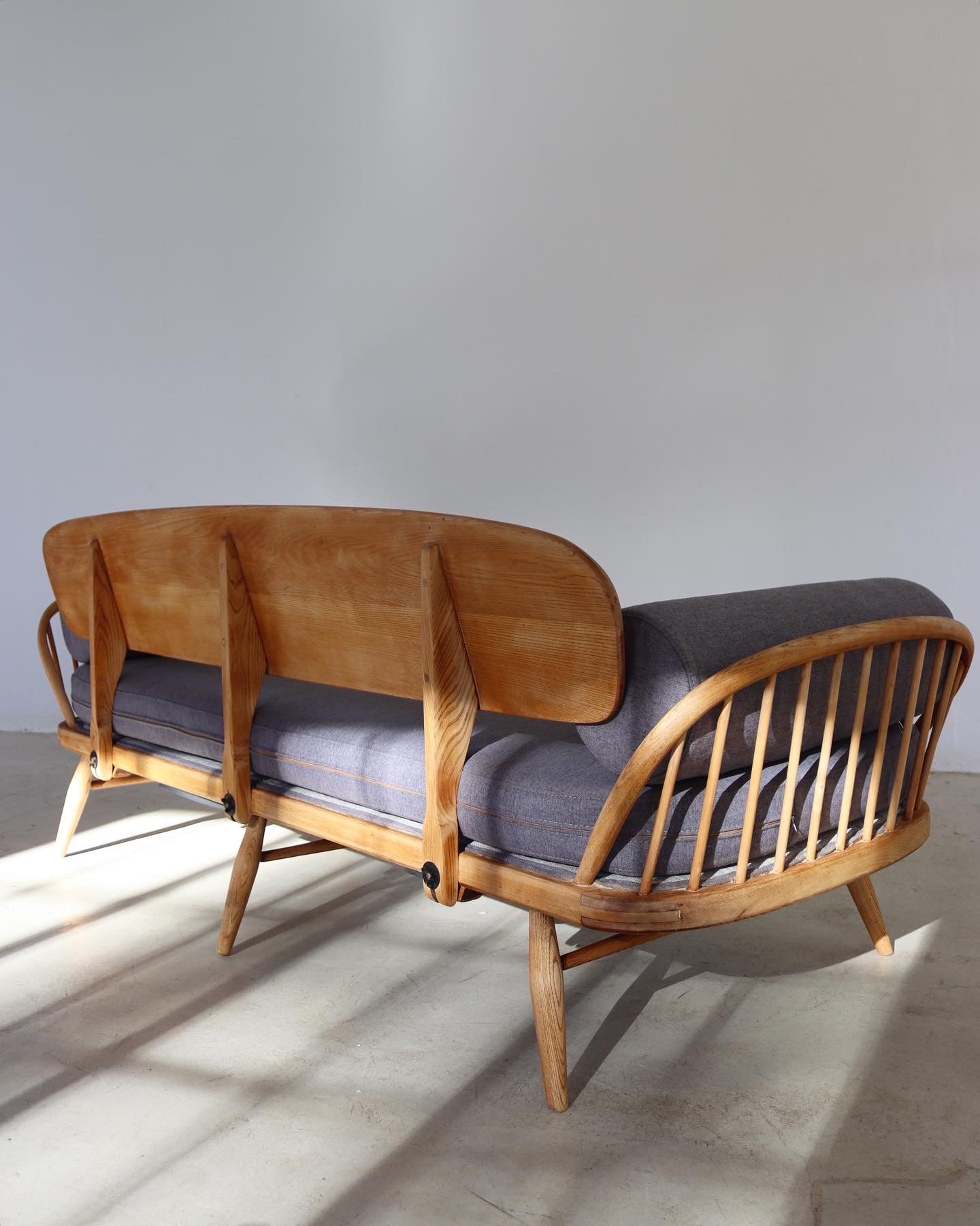 Mid-Century Lubis Daybed