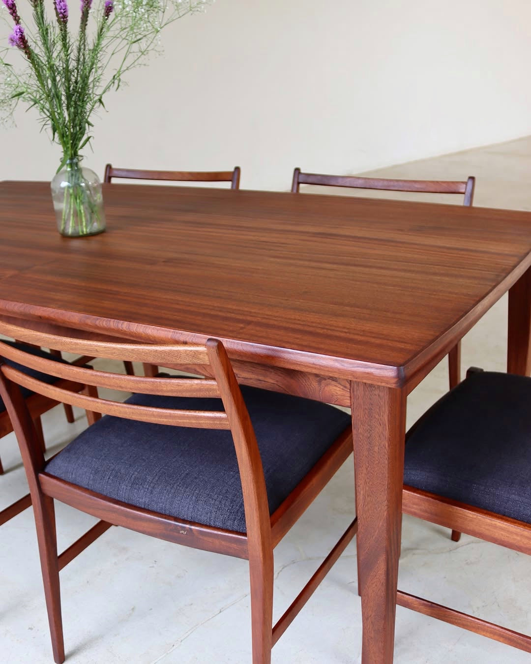 DS Vorster Dining Set
