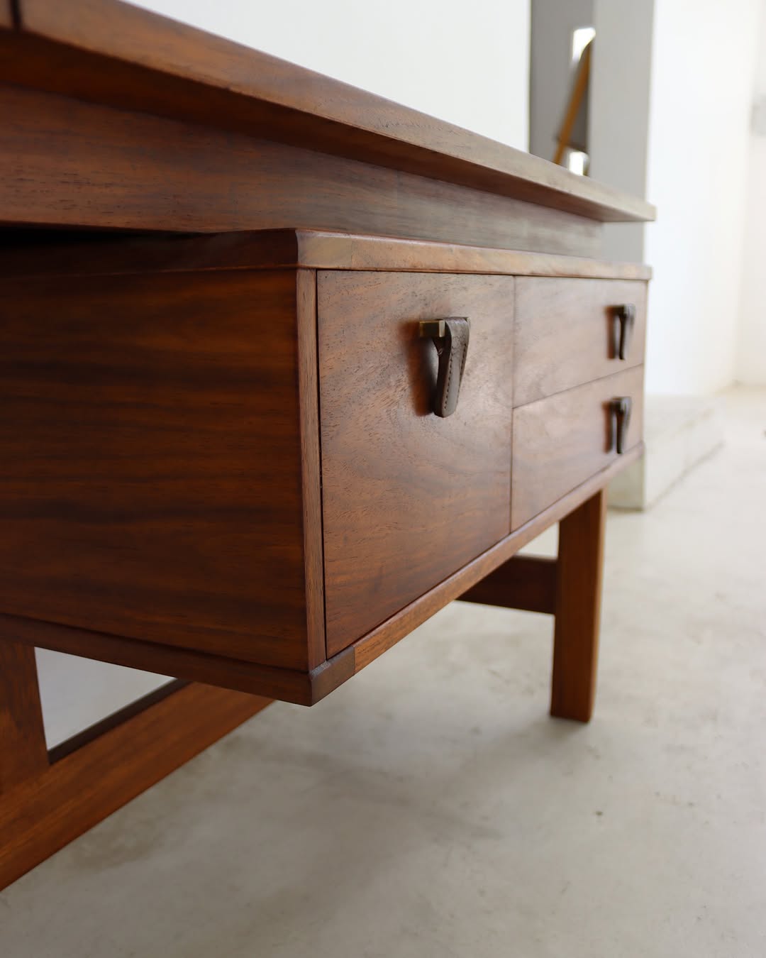 Kallenbach Desk/Dressing Table