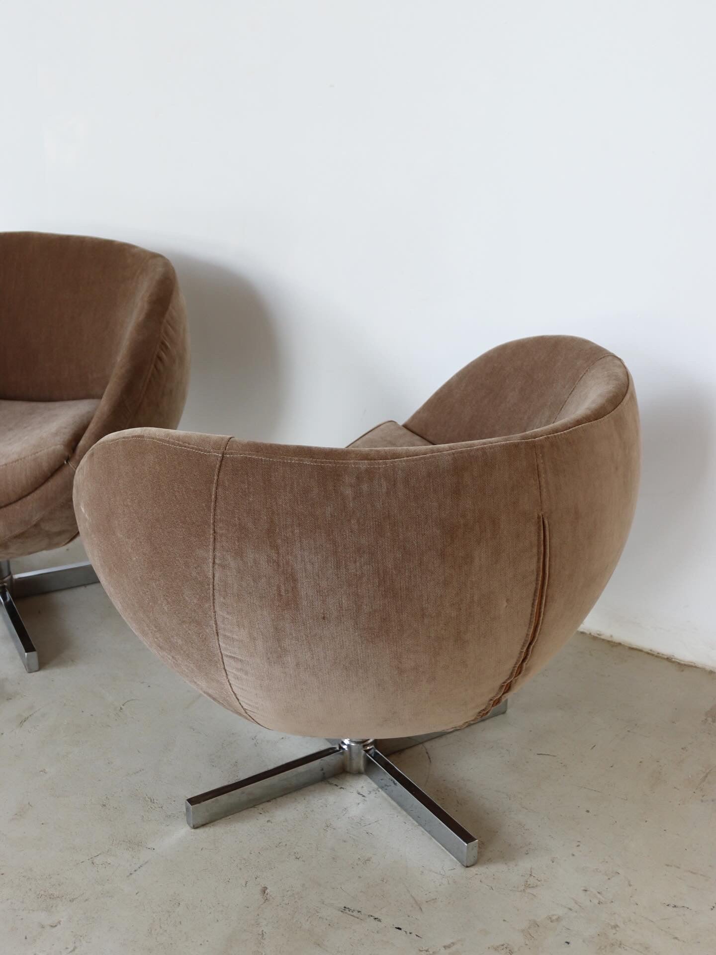 Retro Swivel Chairs