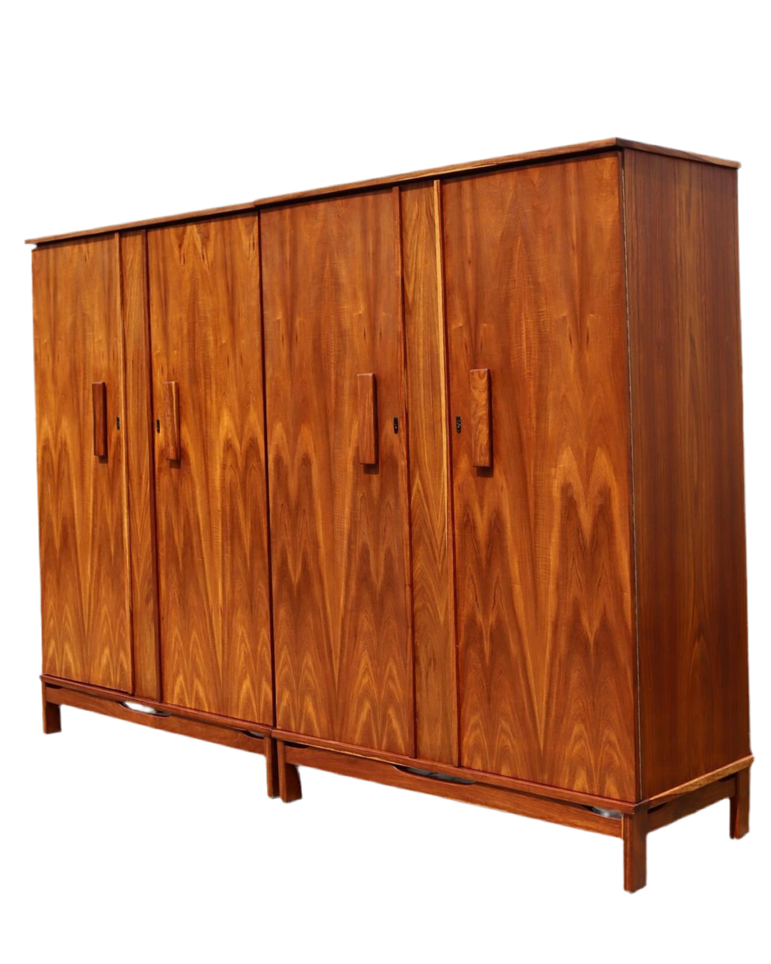 Mid-Century Wardrobe’s