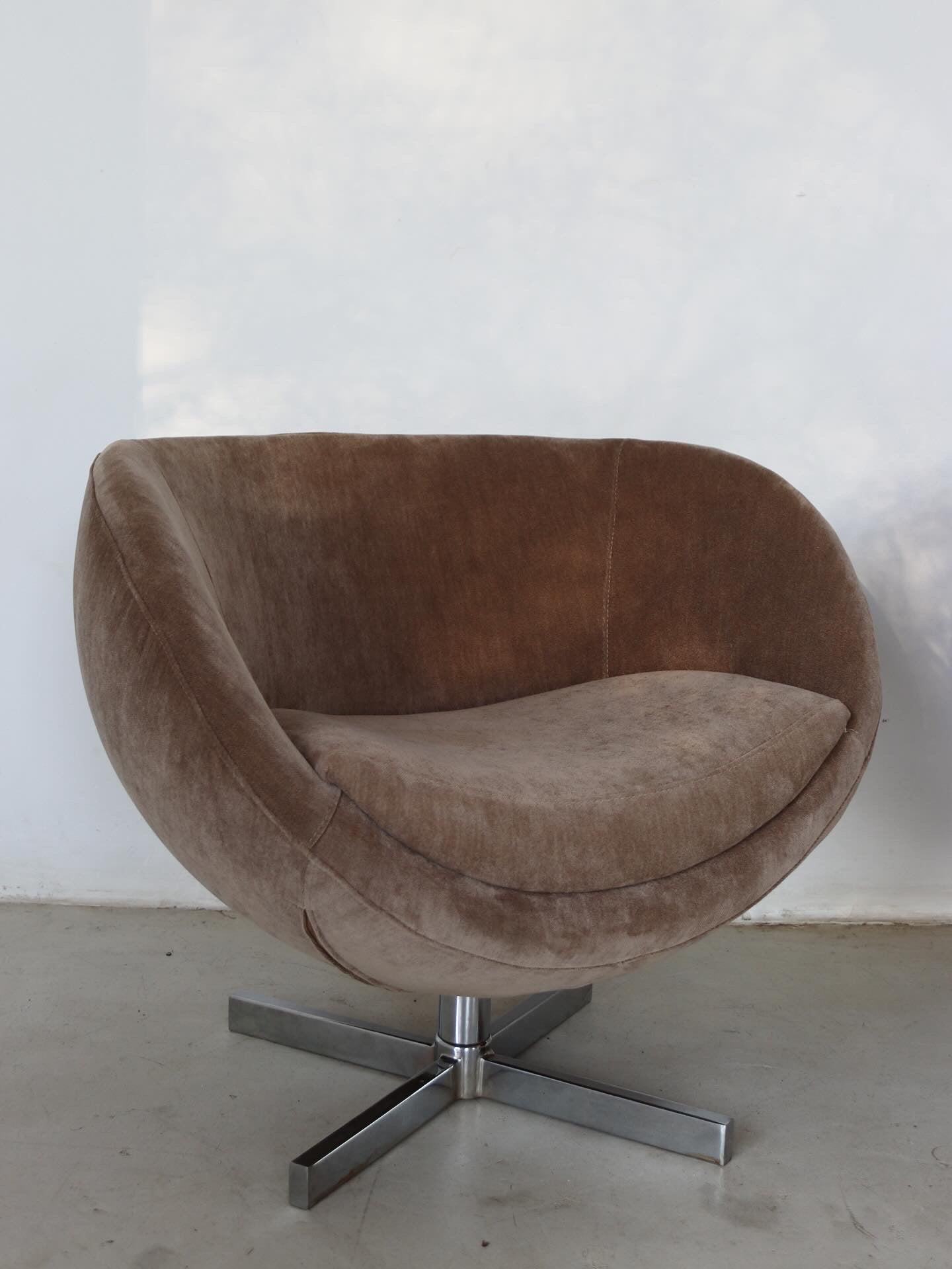 Retro Swivel Chairs