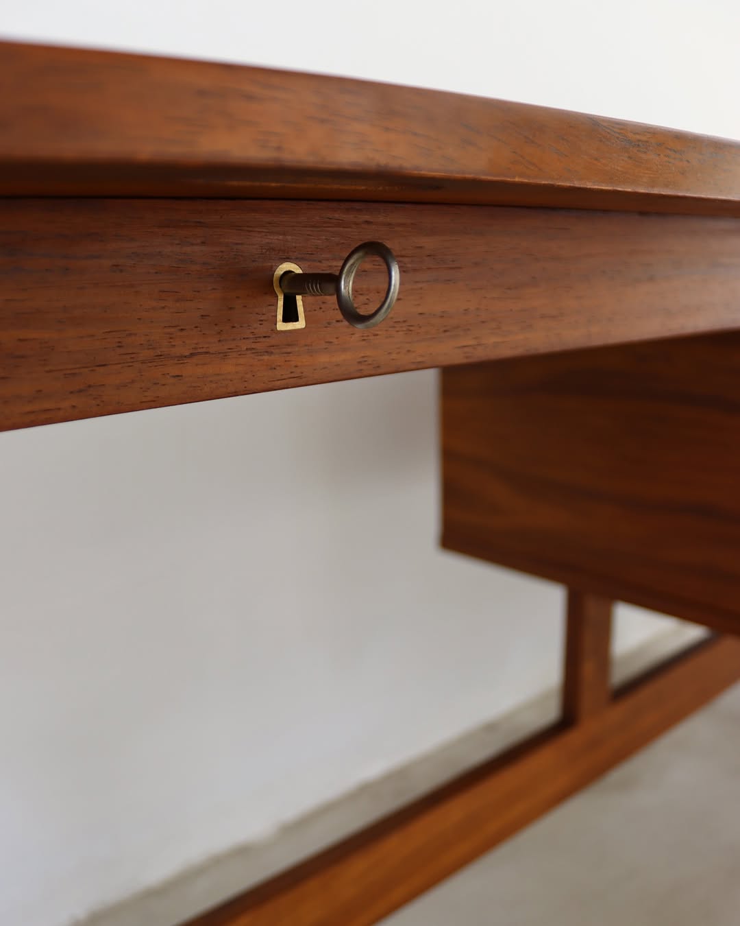 Kallenbach Desk/Dressing Table