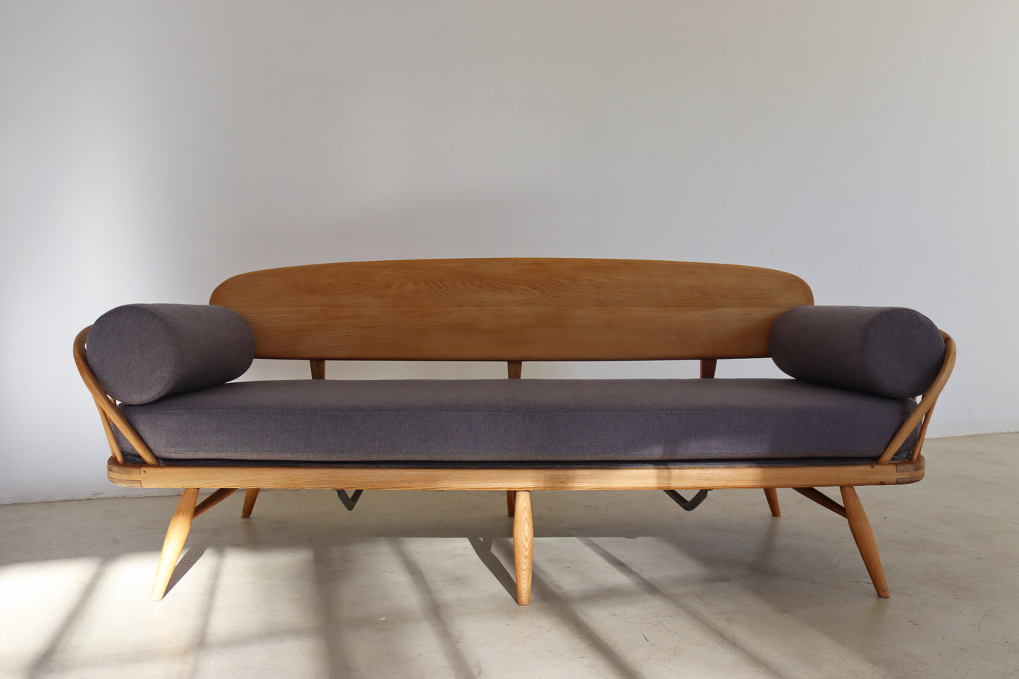 Mid-Century Lubis Daybed