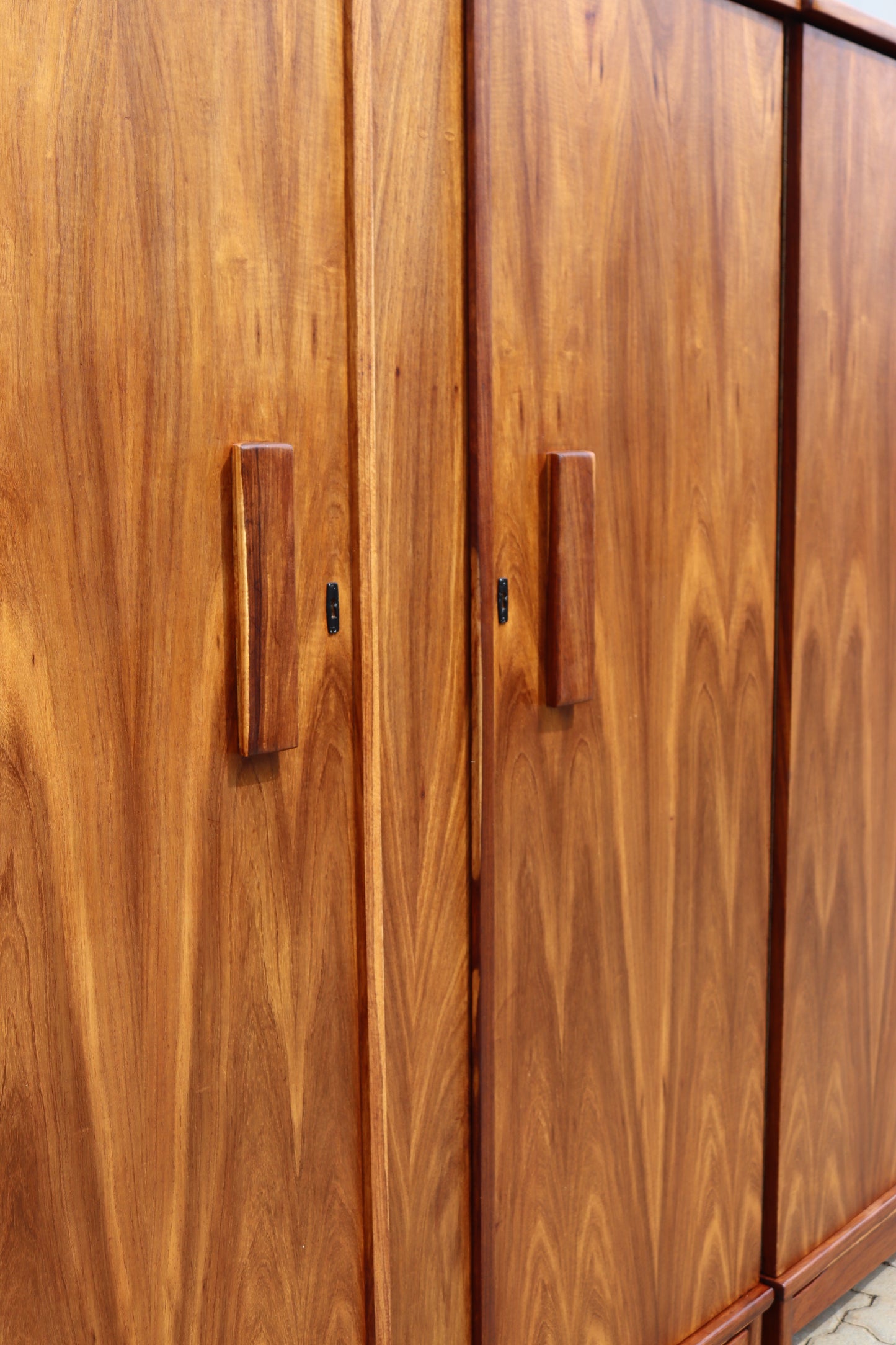 Mid-Century Wardrobe’s