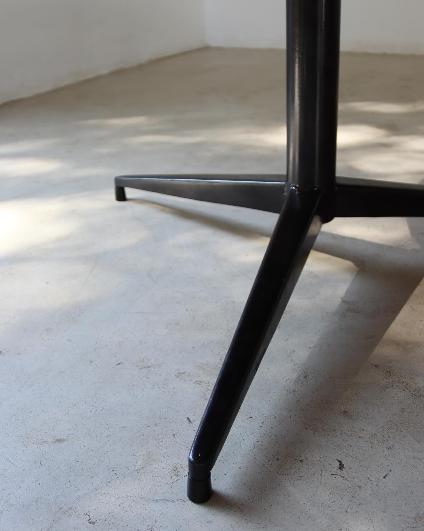 DS Vorster Dining Room Table