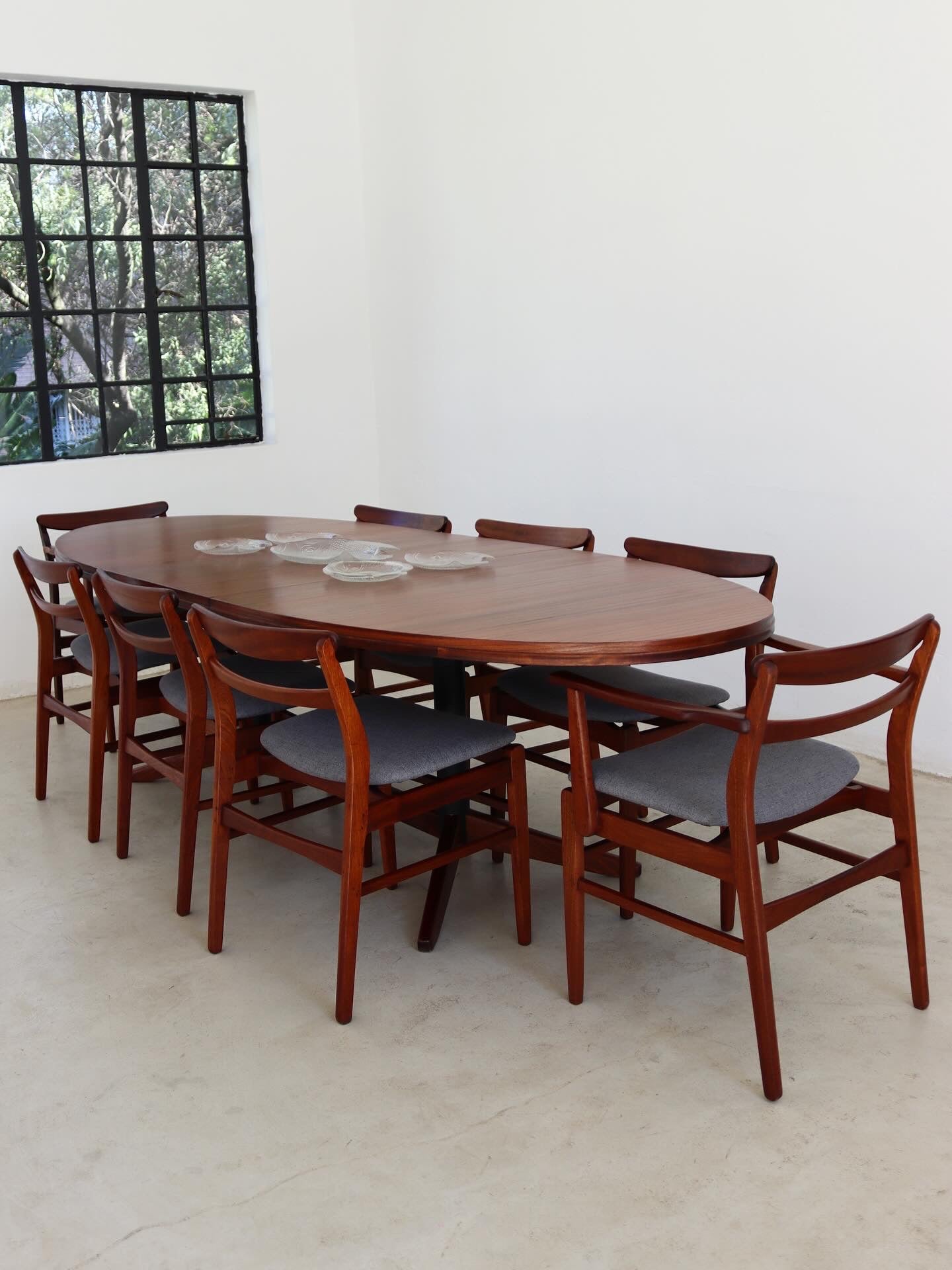 Kallenbach Dining Table