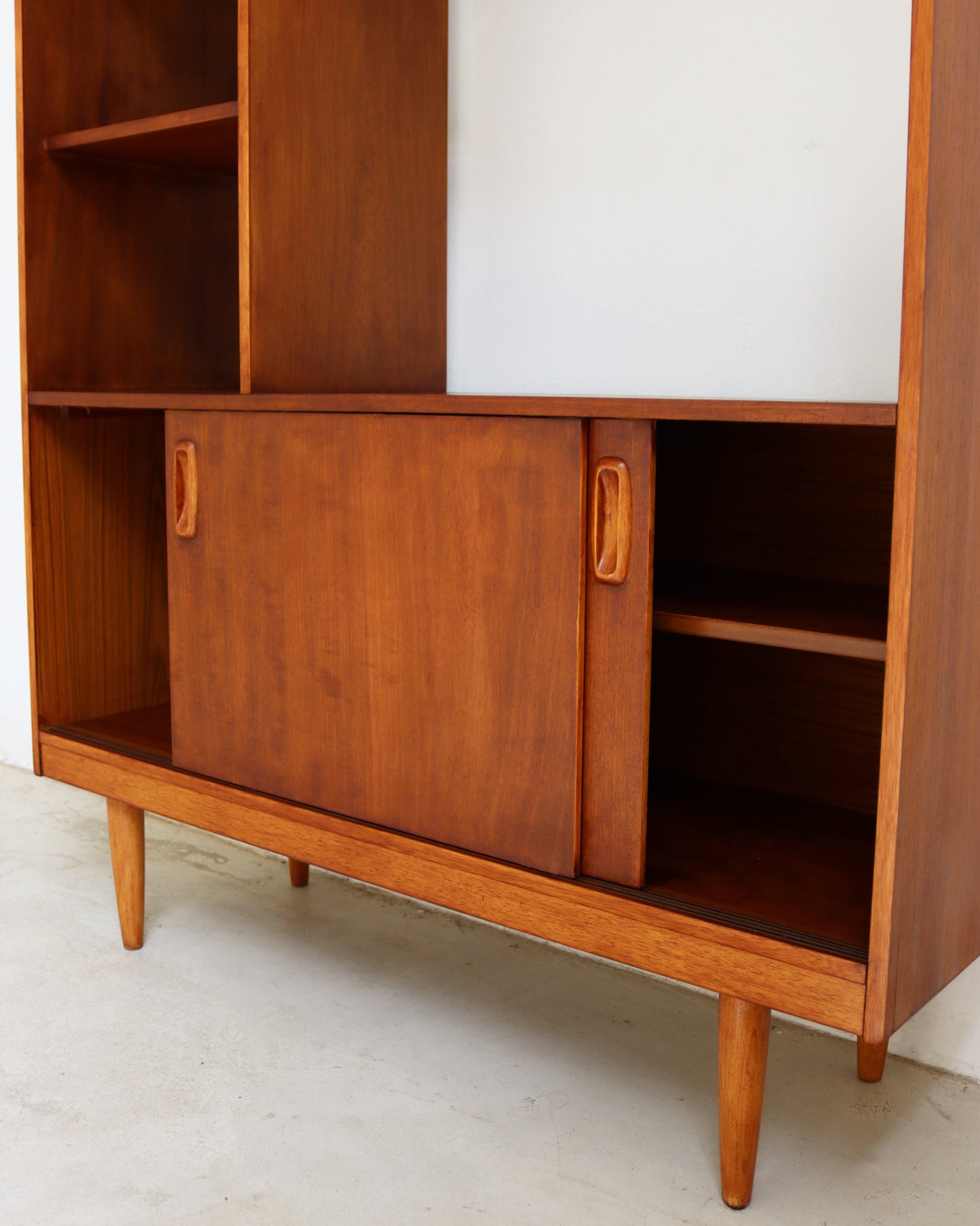 Mid-Century room divider by Schreiber