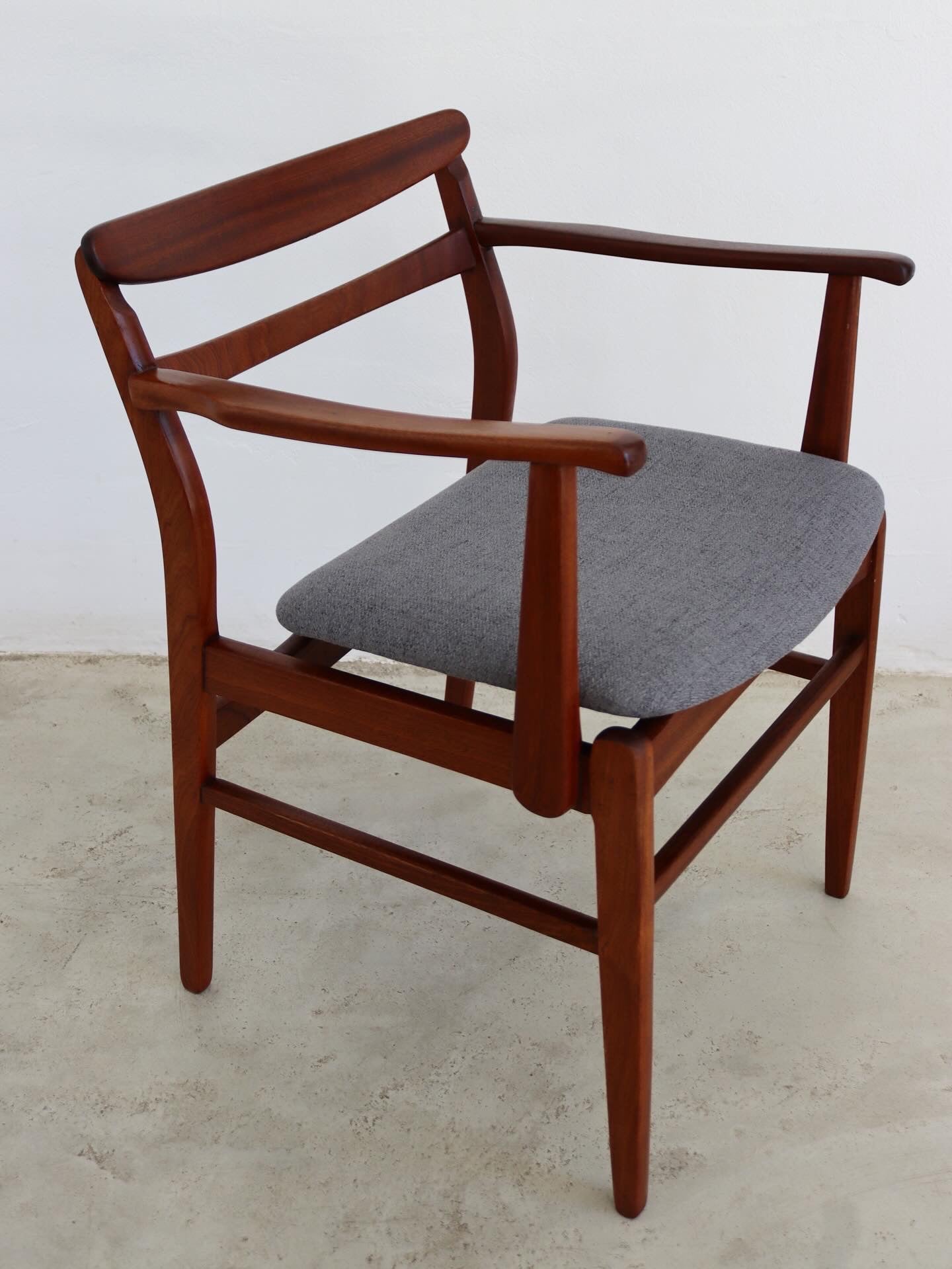 Kallenbach Dining Chairs