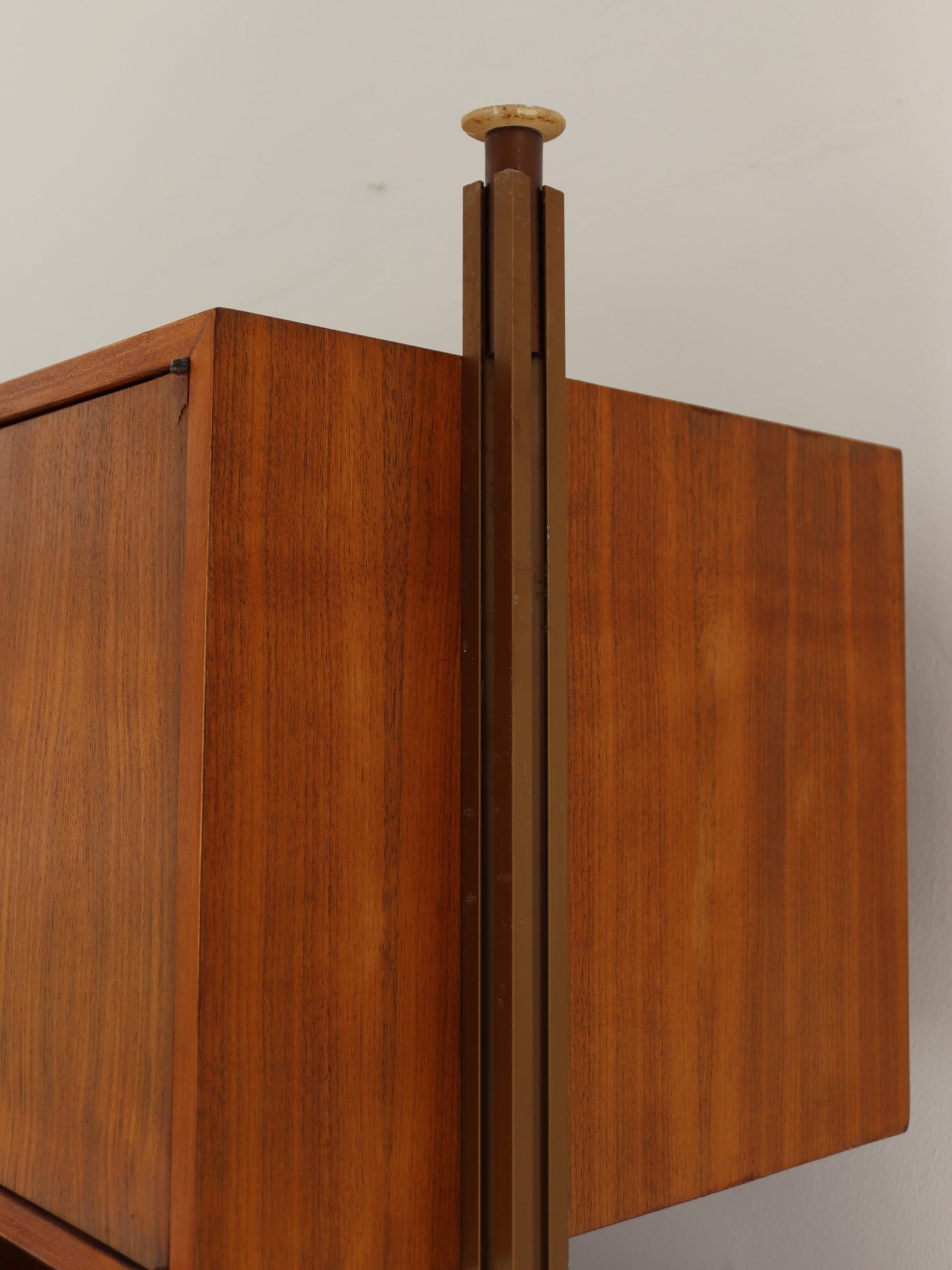 Omni Modular Wall Unit