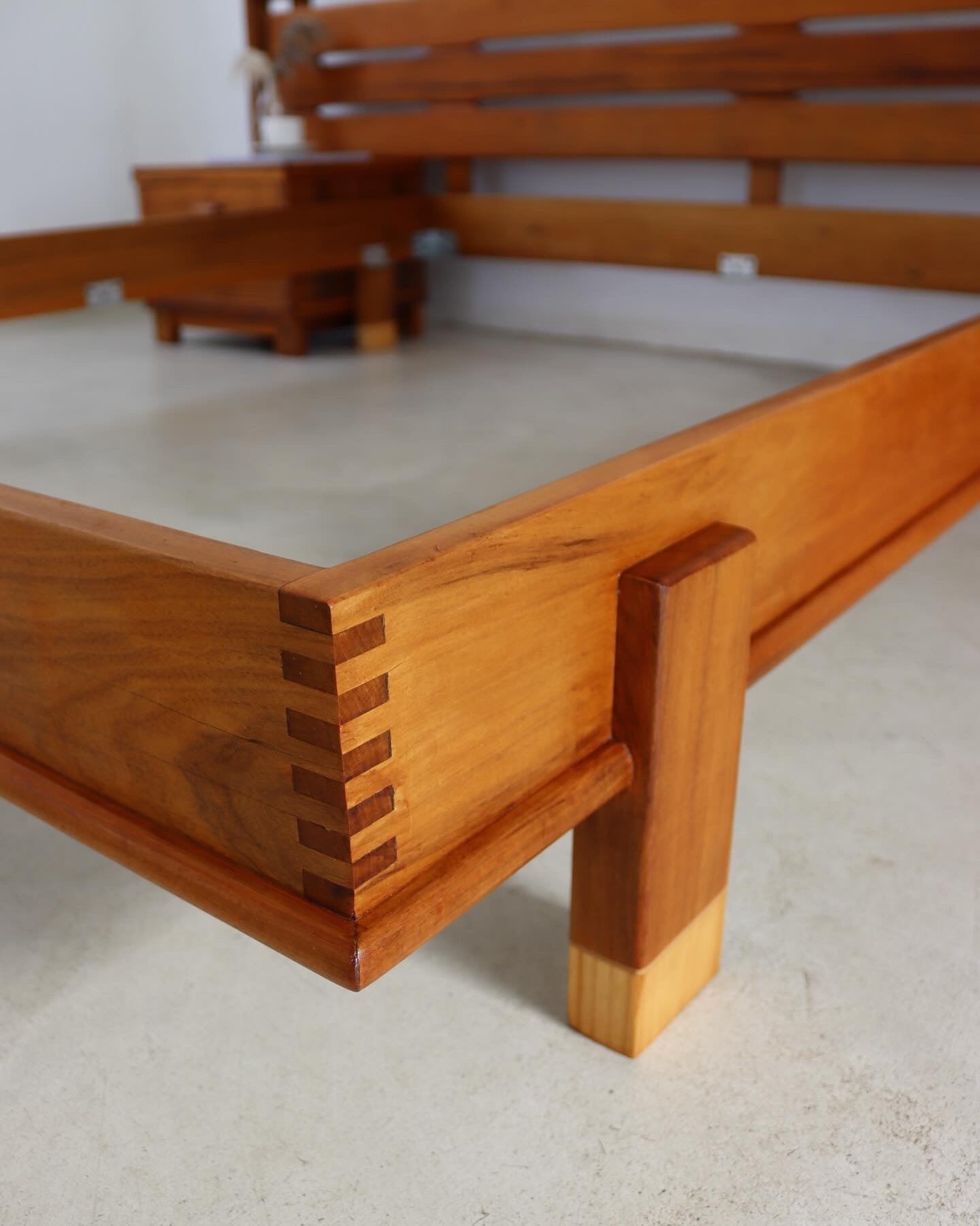 Torrente Queen Size Bed