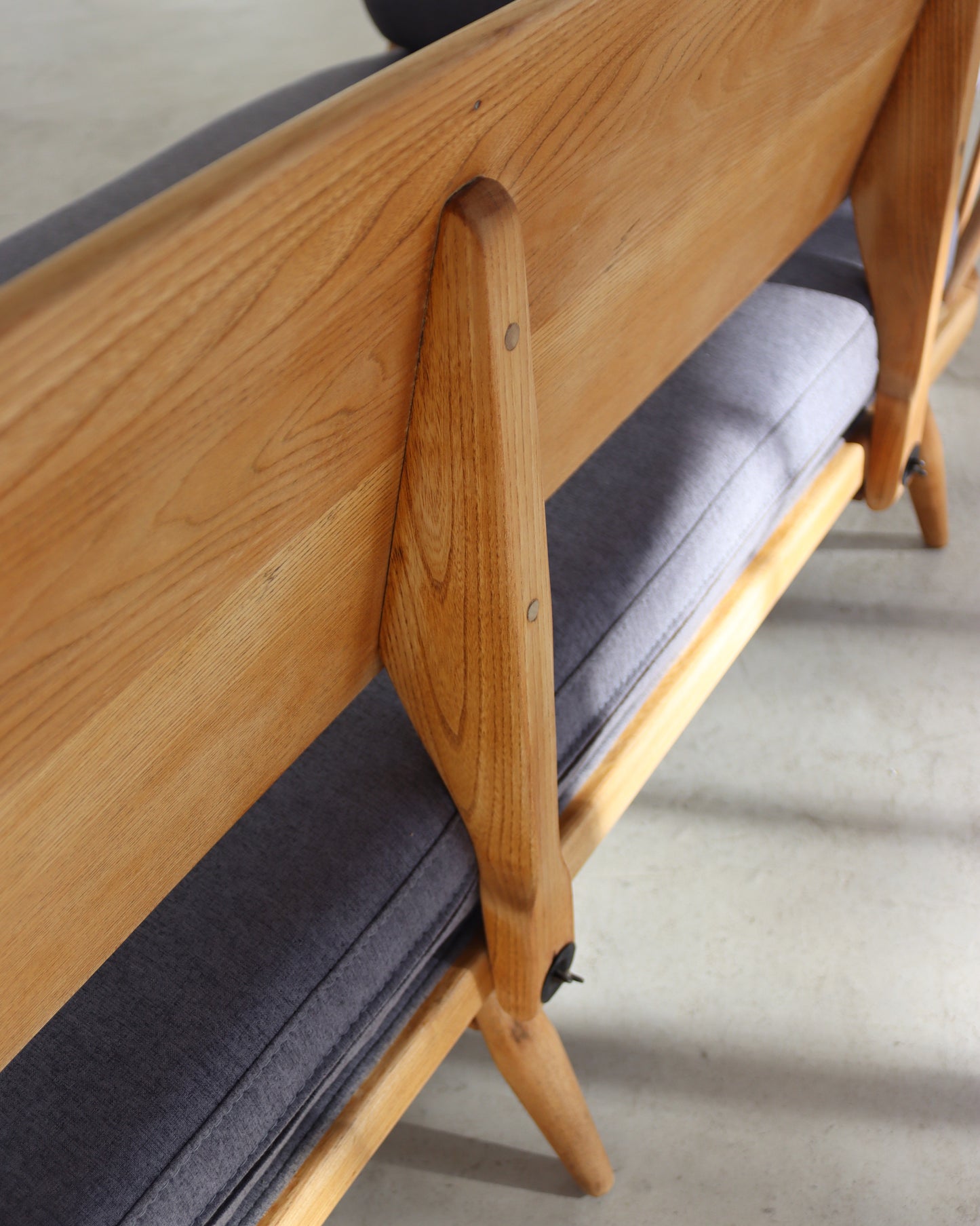 Mid-Century Lubis Daybed