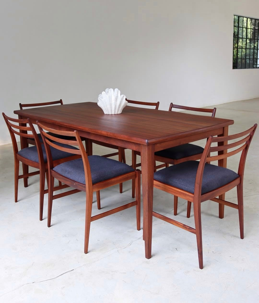 DS Vorster Dining Set