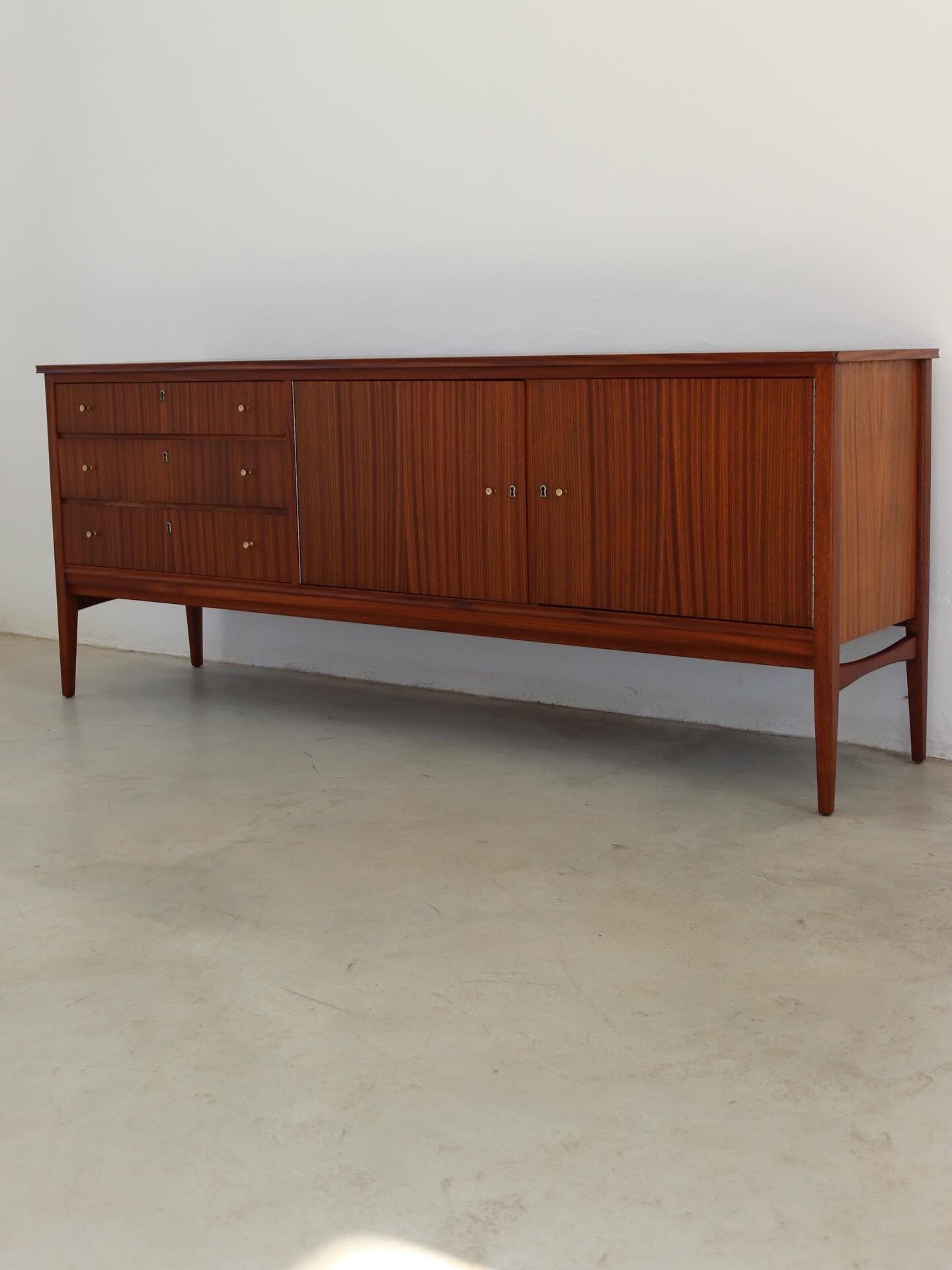 DS Vorster Sideboard