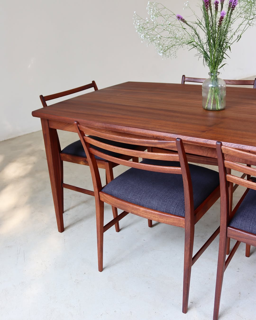 DS Vorster Dining Set