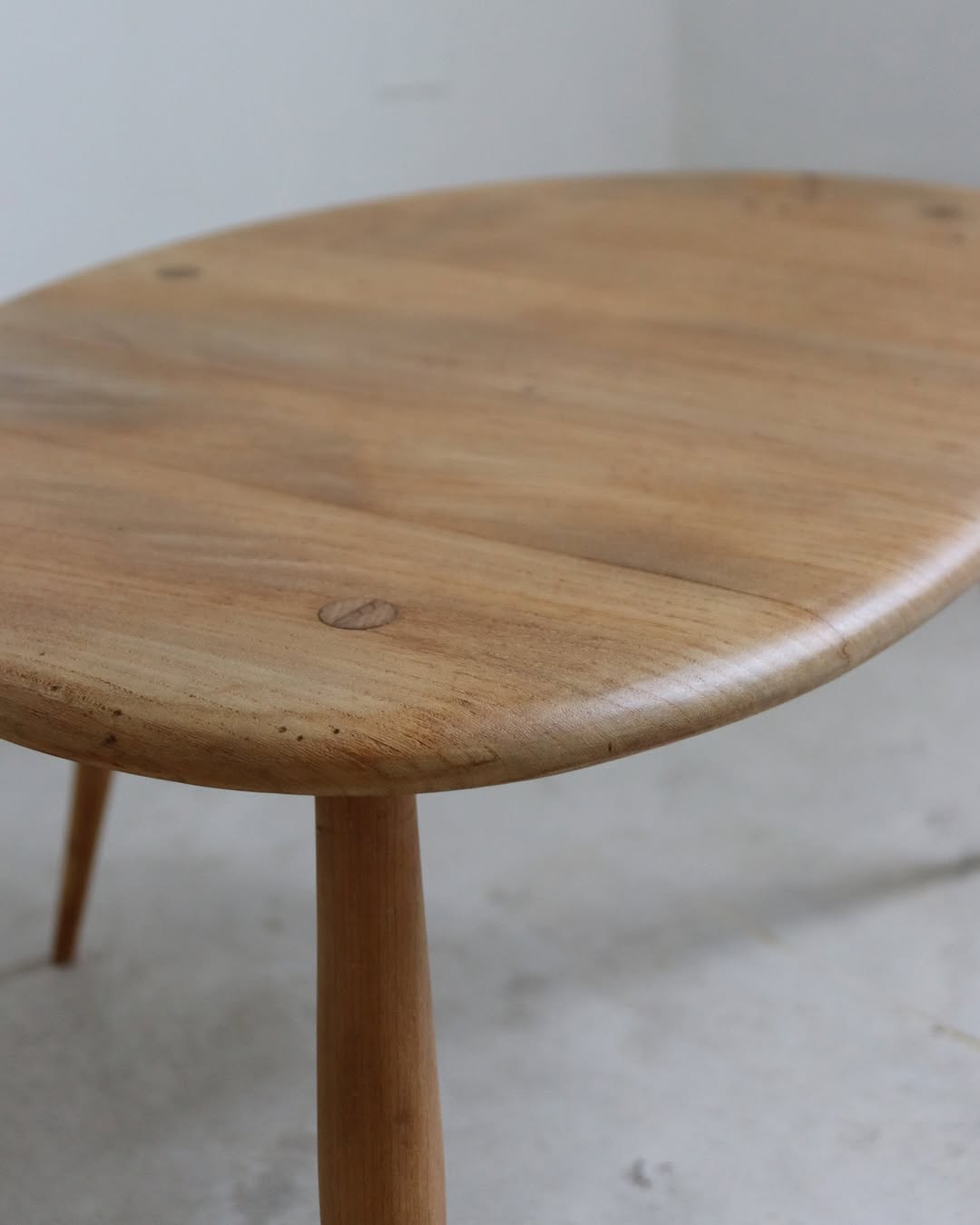 Vintage Ercol Pebble Table