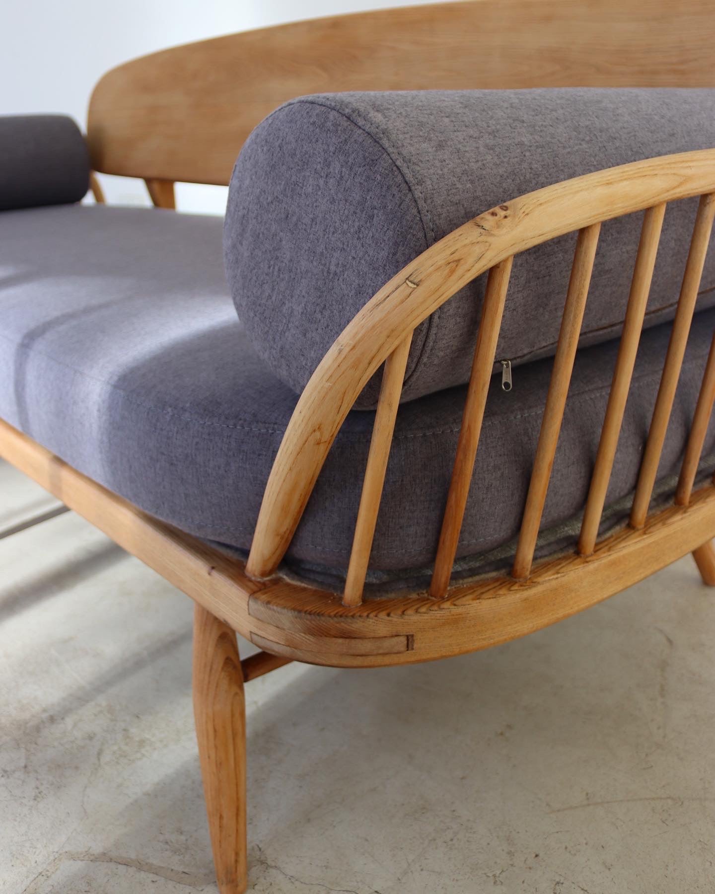 Mid-Century Lubis Daybed