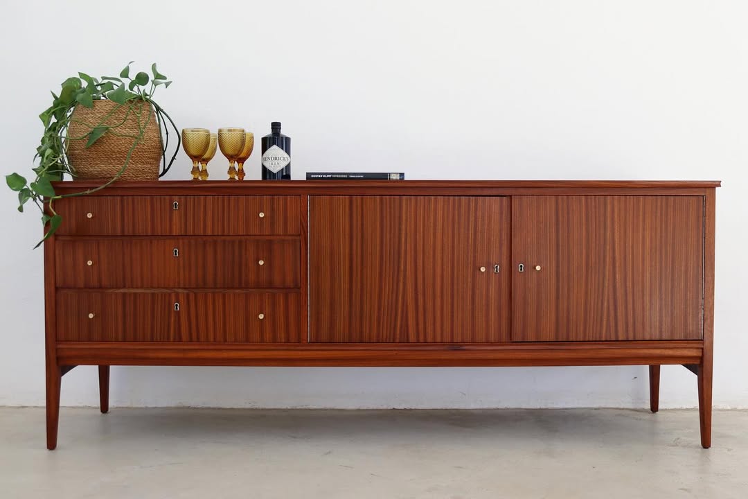 DS Vorster Sideboard