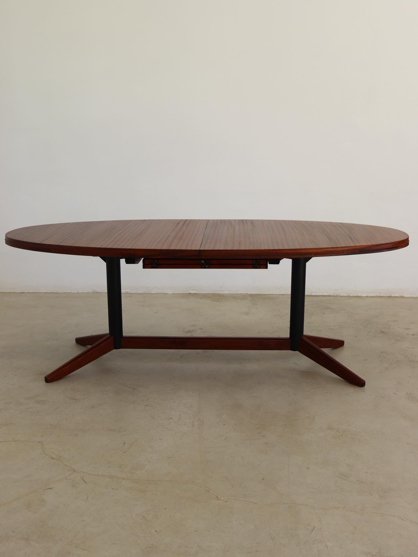 Kallenbach Dining Table