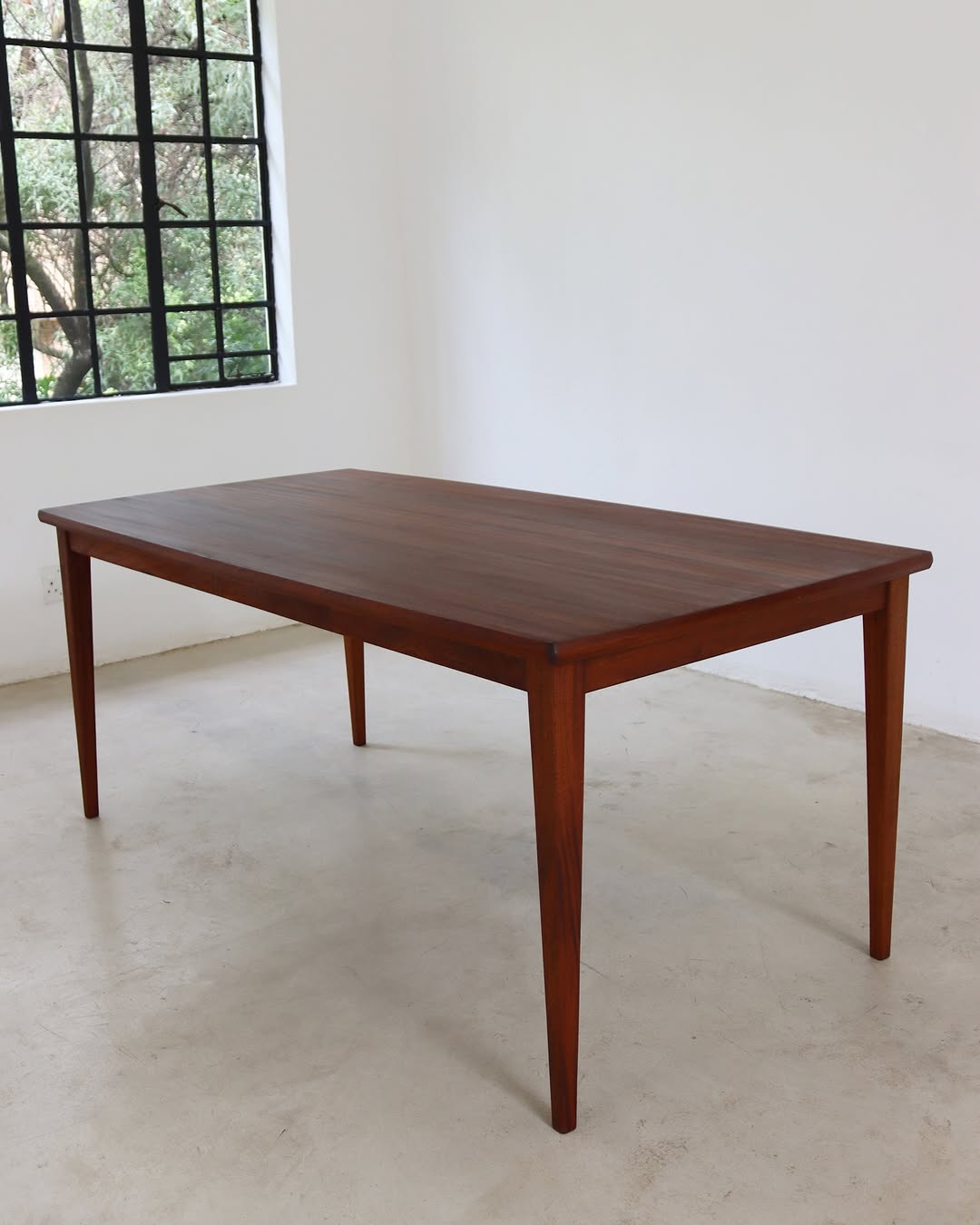 DS Vorster Dining Set