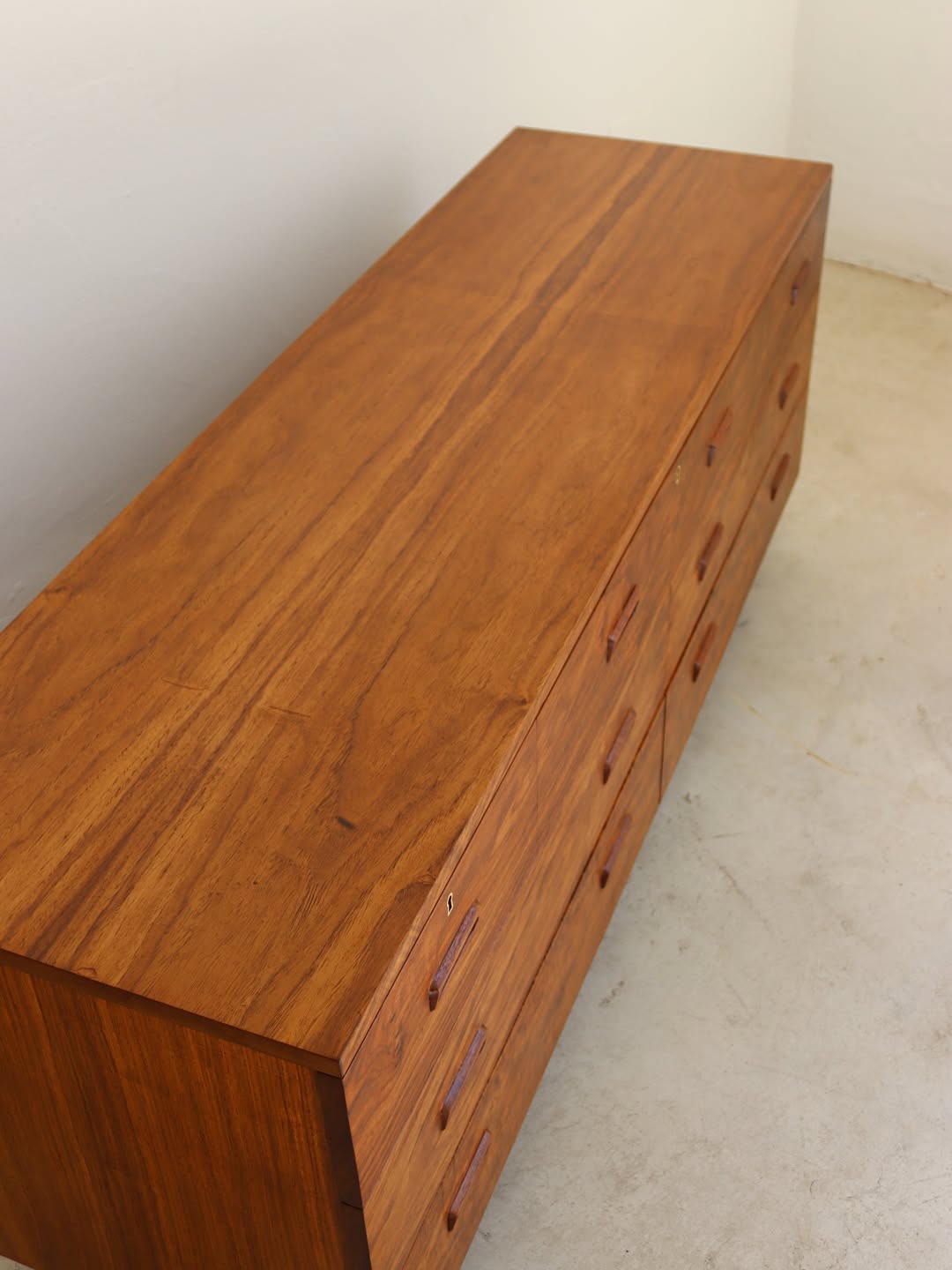 Mid-Century Kallenbach Chest Of Drawers