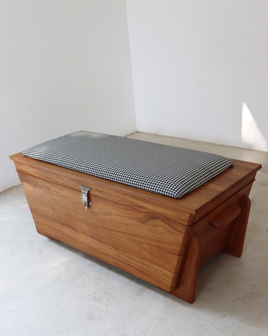Mid-Century Storage Chest/Kist