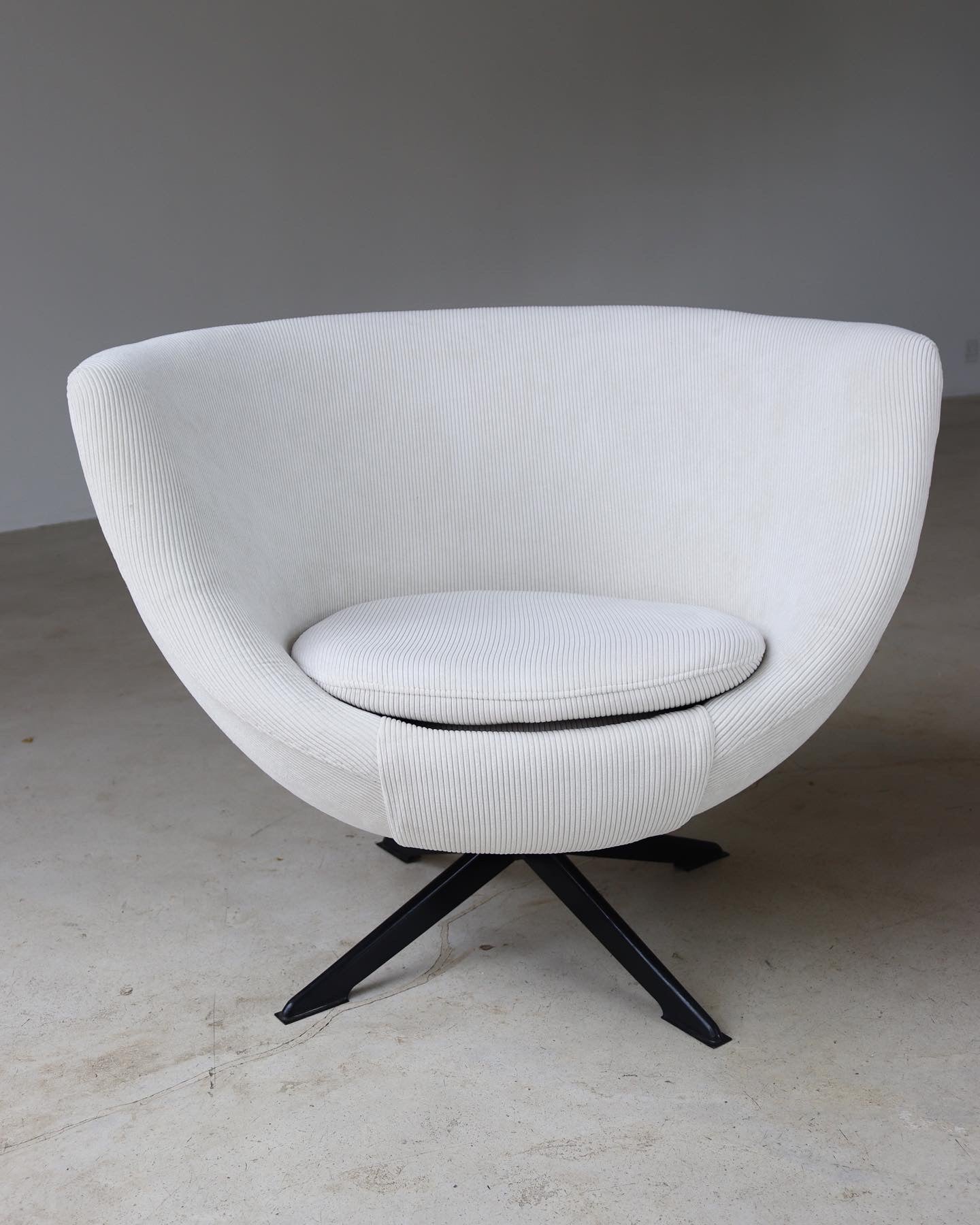 Retro Swivel Chairs