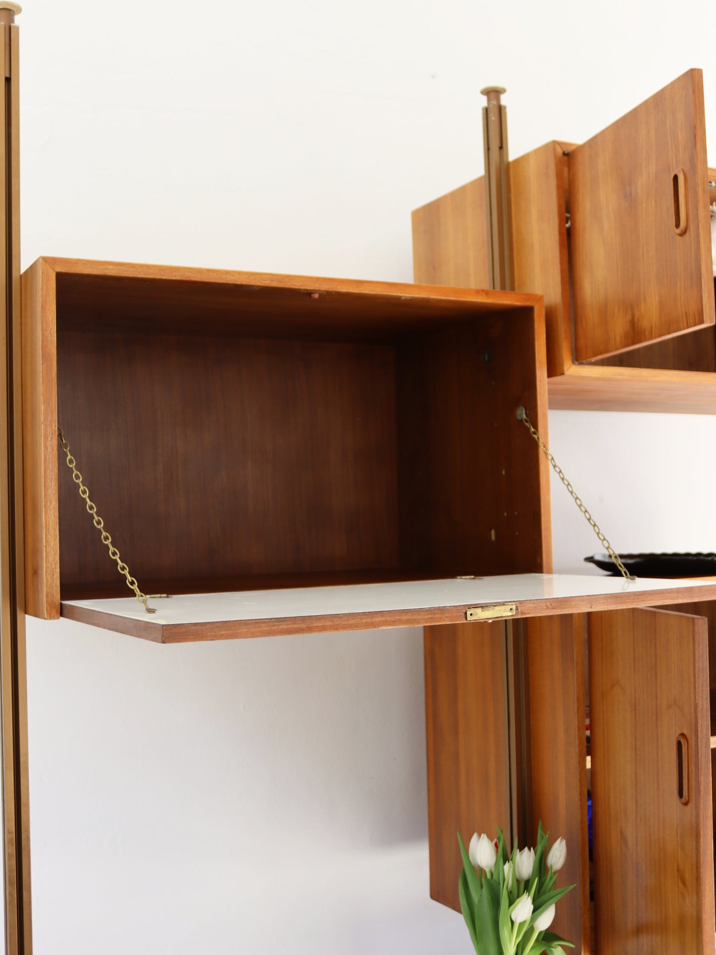 Omni Modular Wall Unit
