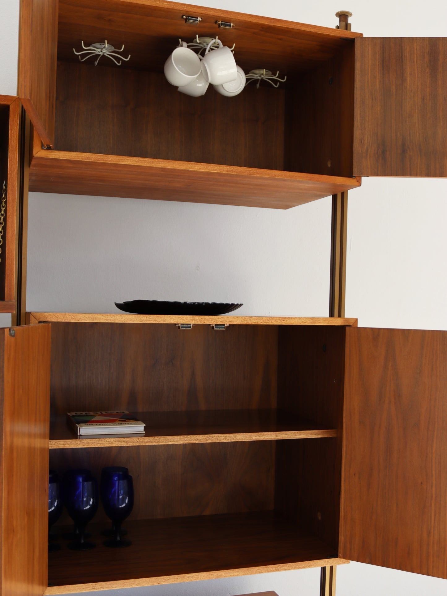 Omni Modular Wall Unit