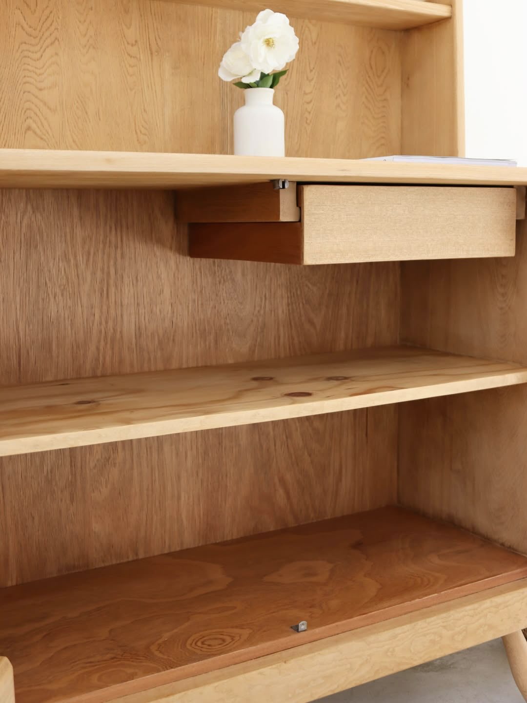Bakker & Steyger Kitchen Dresser