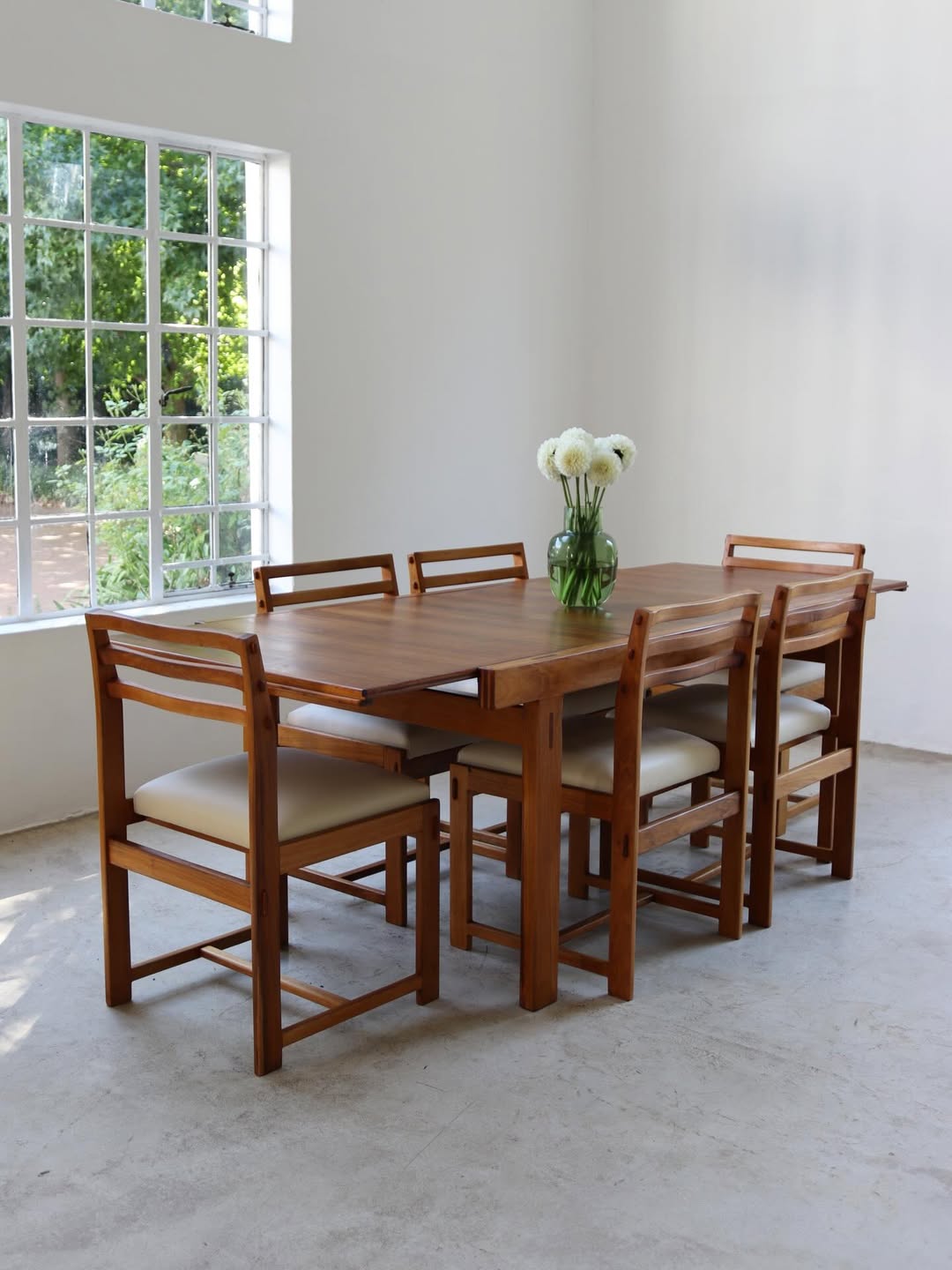 Torrente Extendable Dining Table