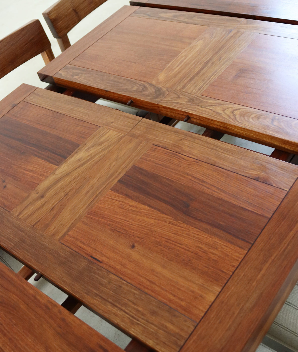 Artecasa Extendable Dining Table