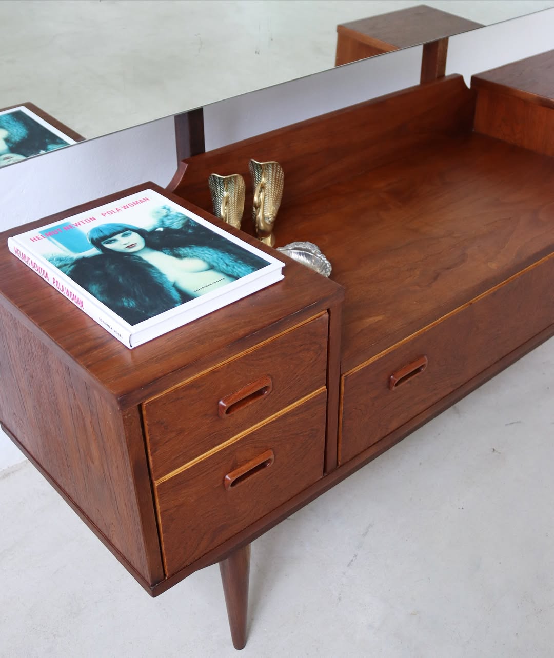 Frystark Dressing Table