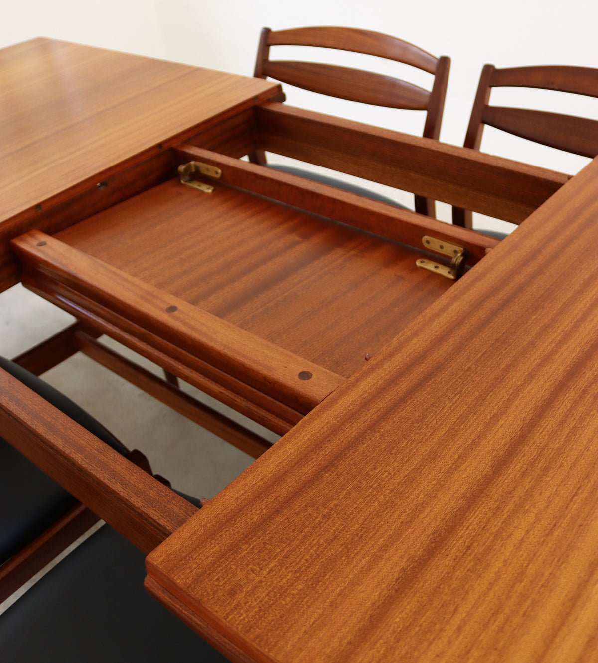 Kallenbach Dining Room Table