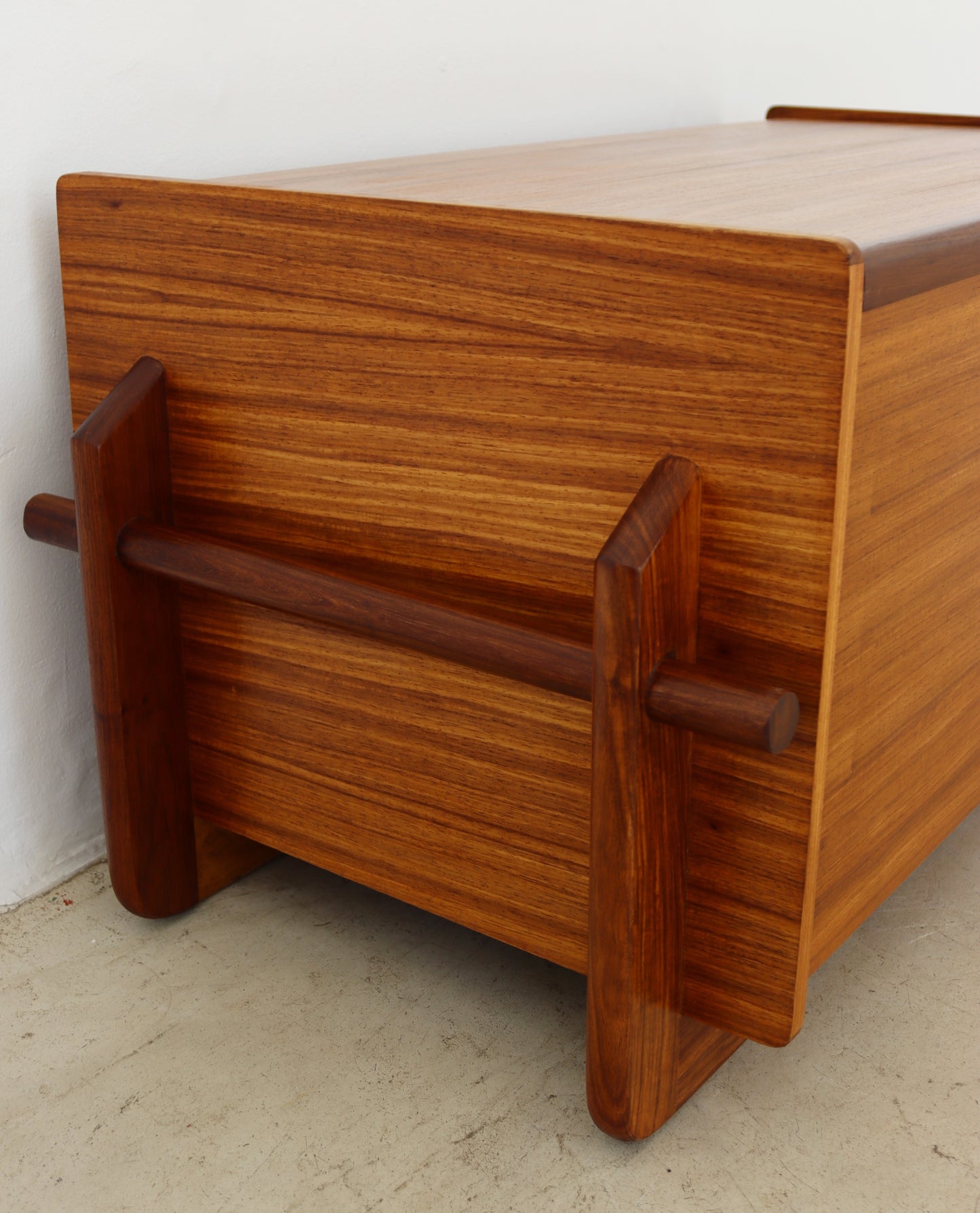 Mid-Century Kist