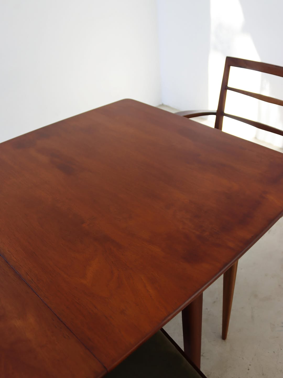 McIntosh Extendable Dining Table