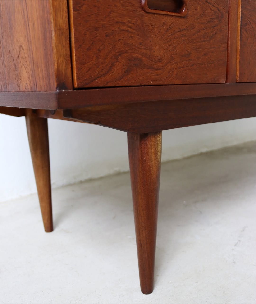 Frystark Dressing Table