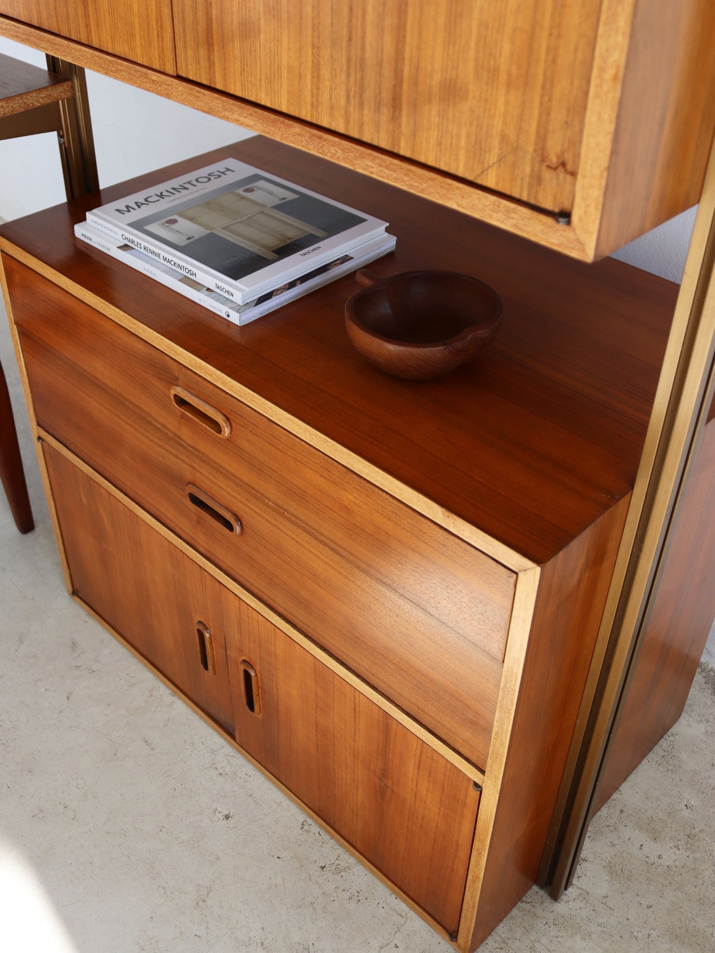 Omni Modular Wall Unit