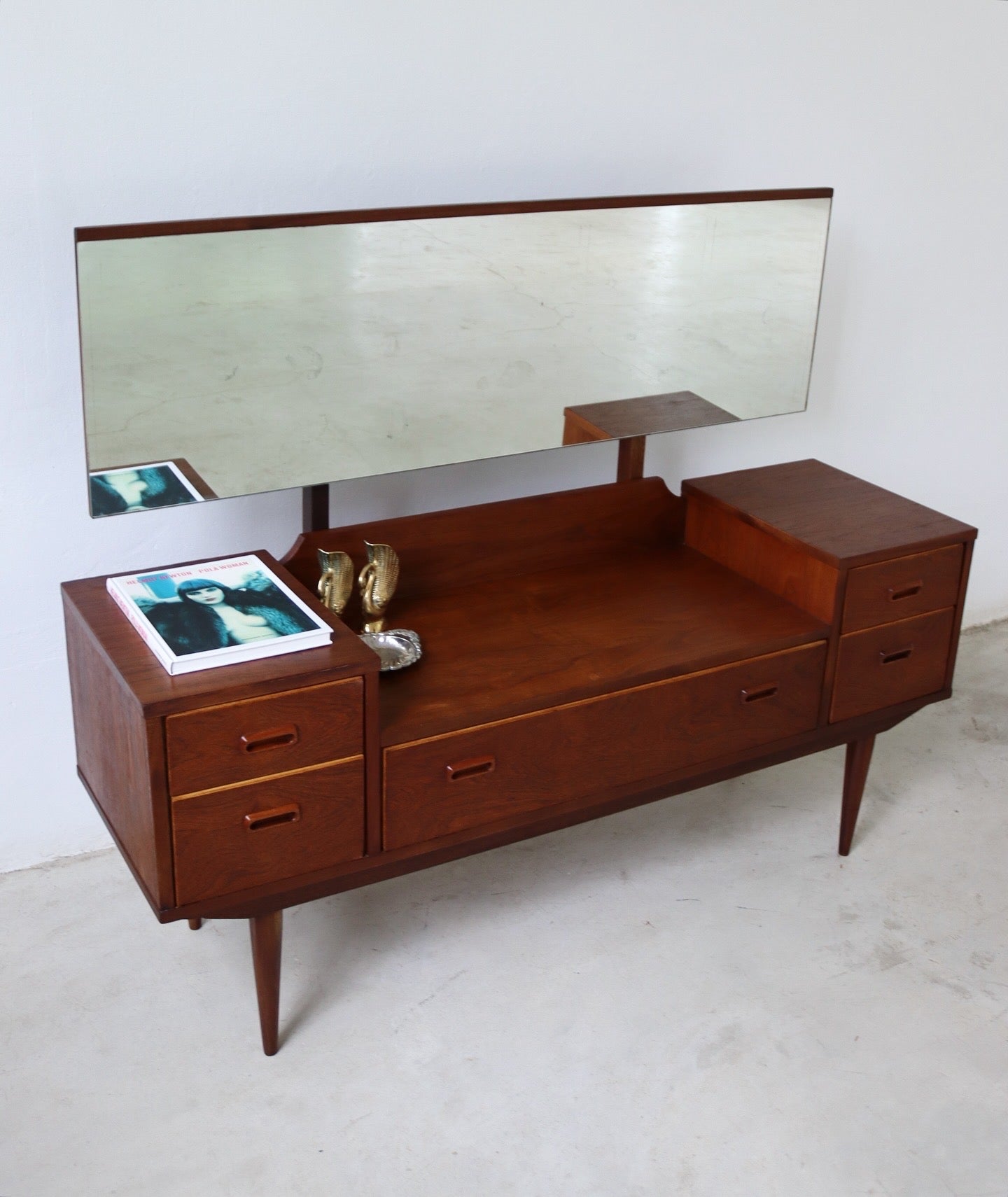 Frystark Dressing Table