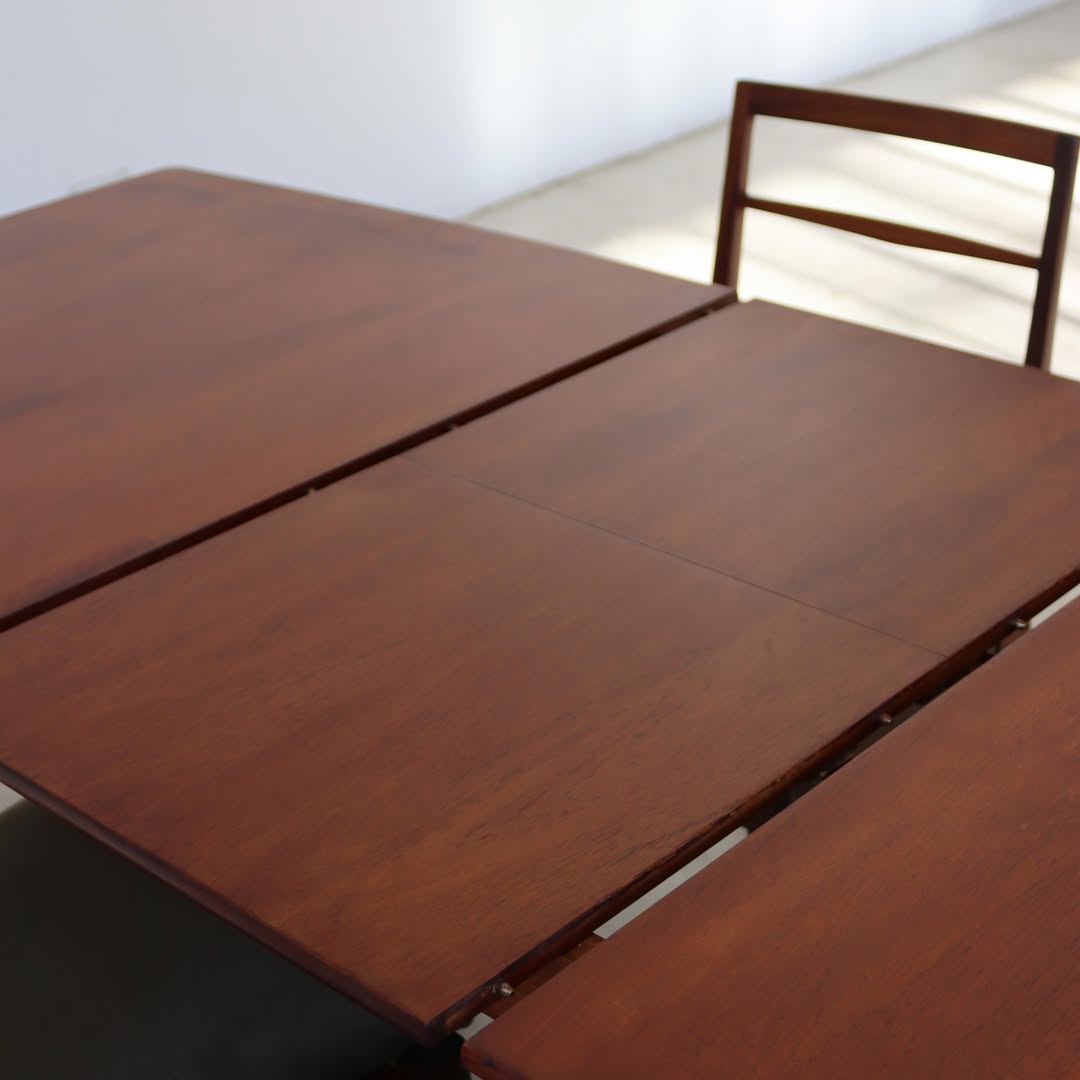 McIntosh Extendable Dining Table