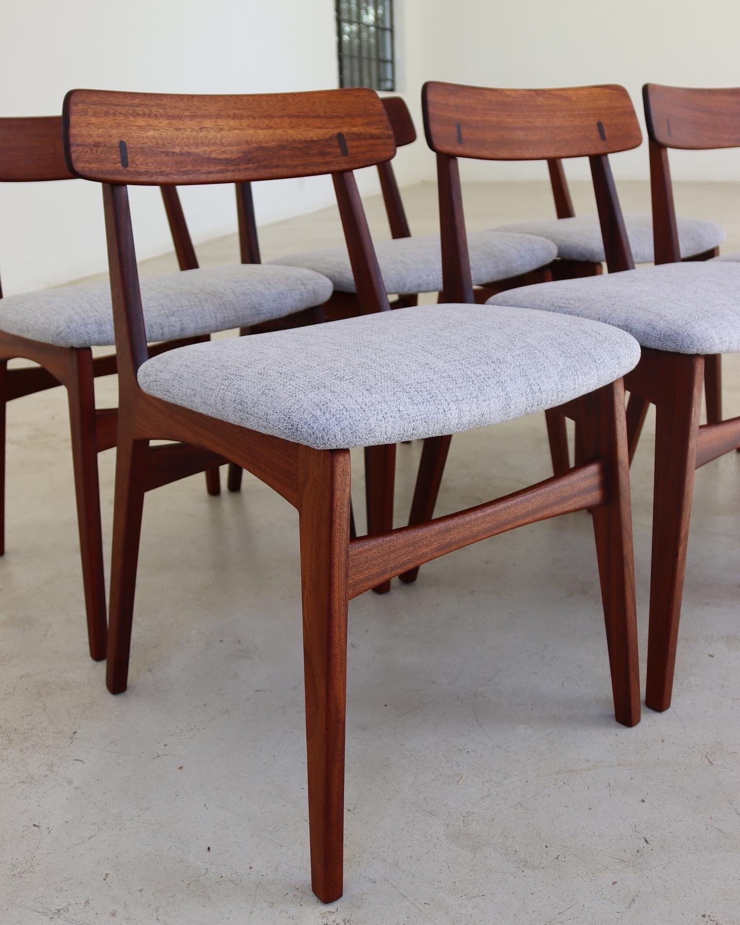 Set of 6 DS Vorster Dining Room Chairs