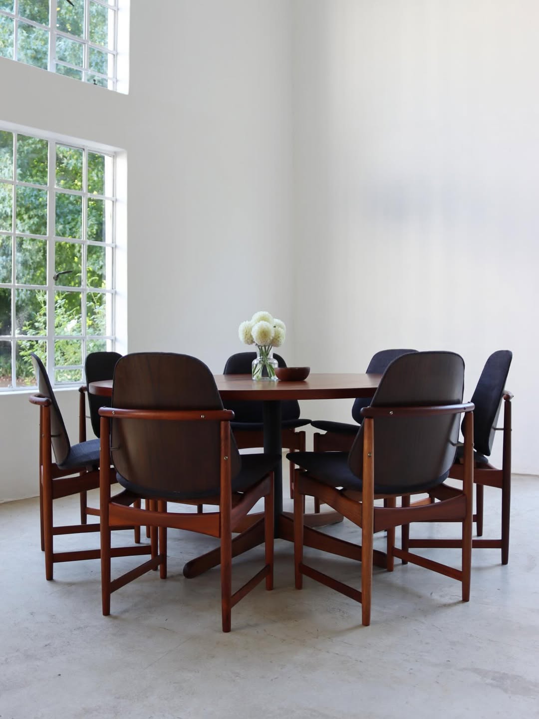 Frystark Dining Table