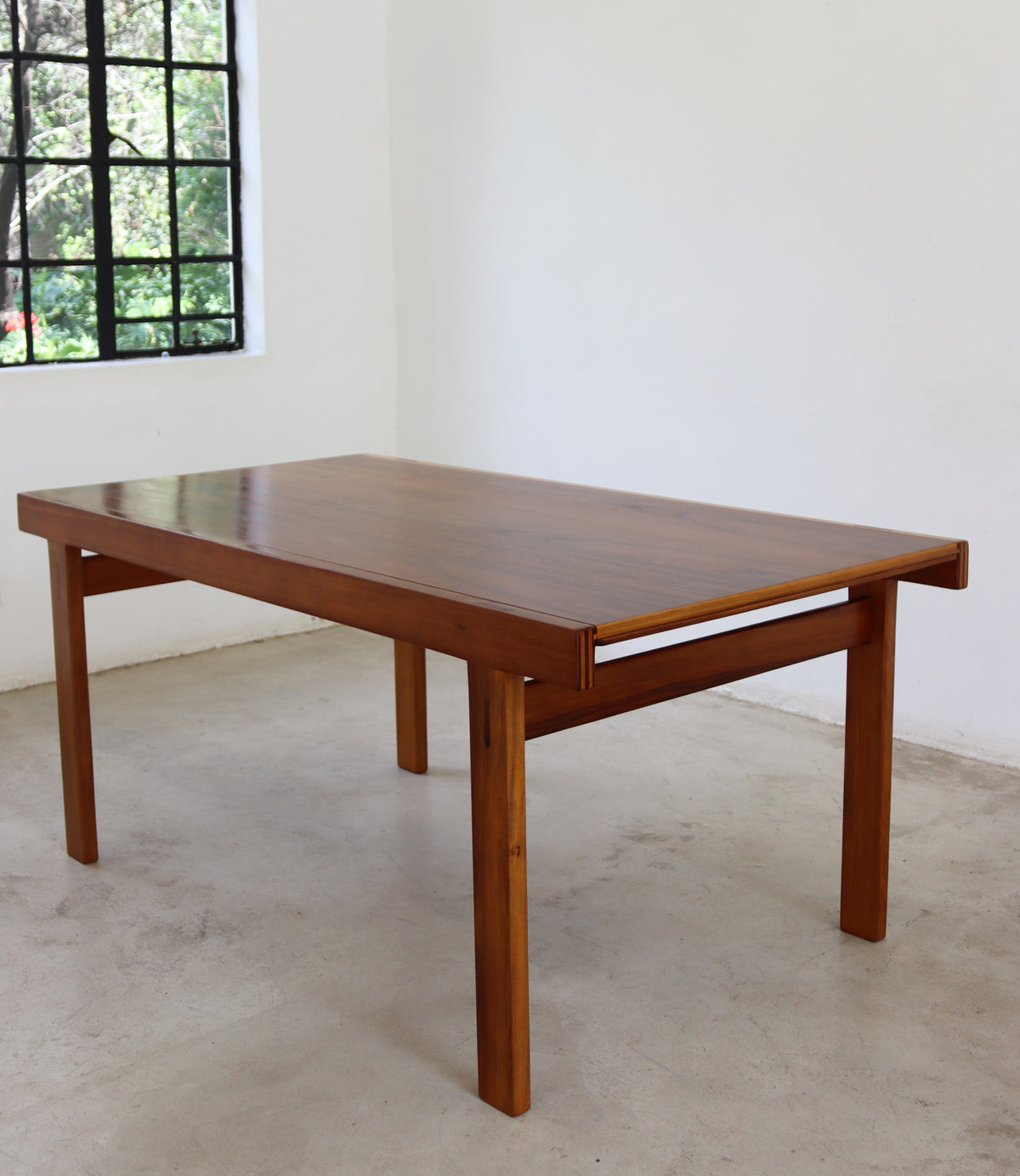 Torrente Dining Table