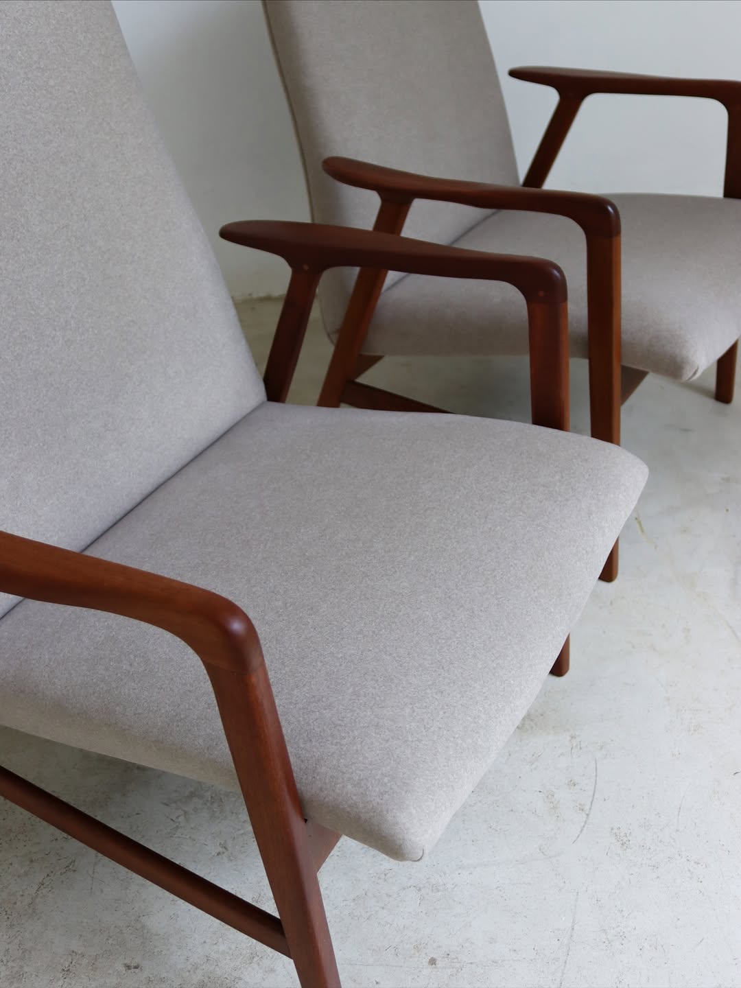 Duros Arm Chairs