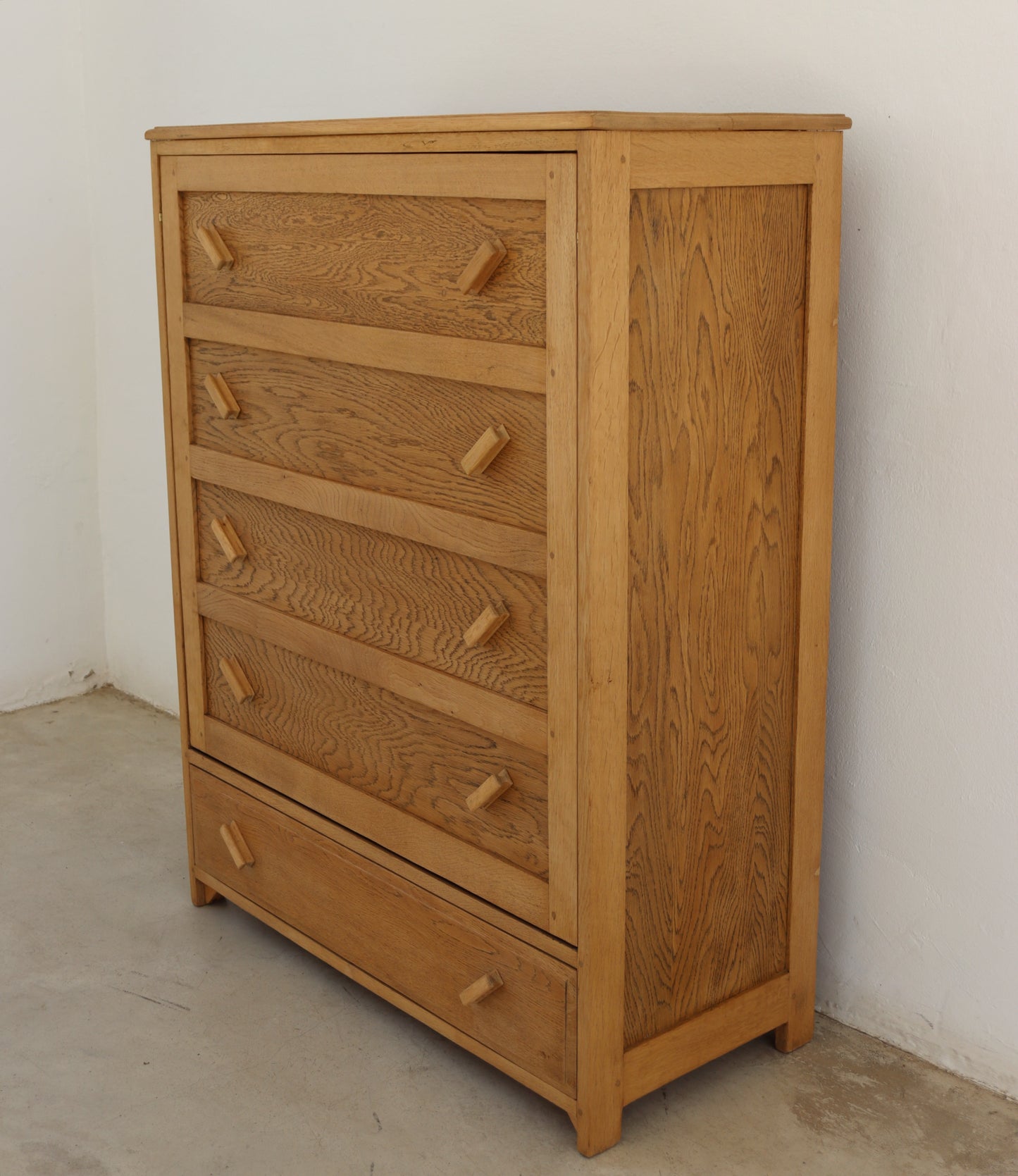 Mid-Century Pull Out Cabinet Bed
