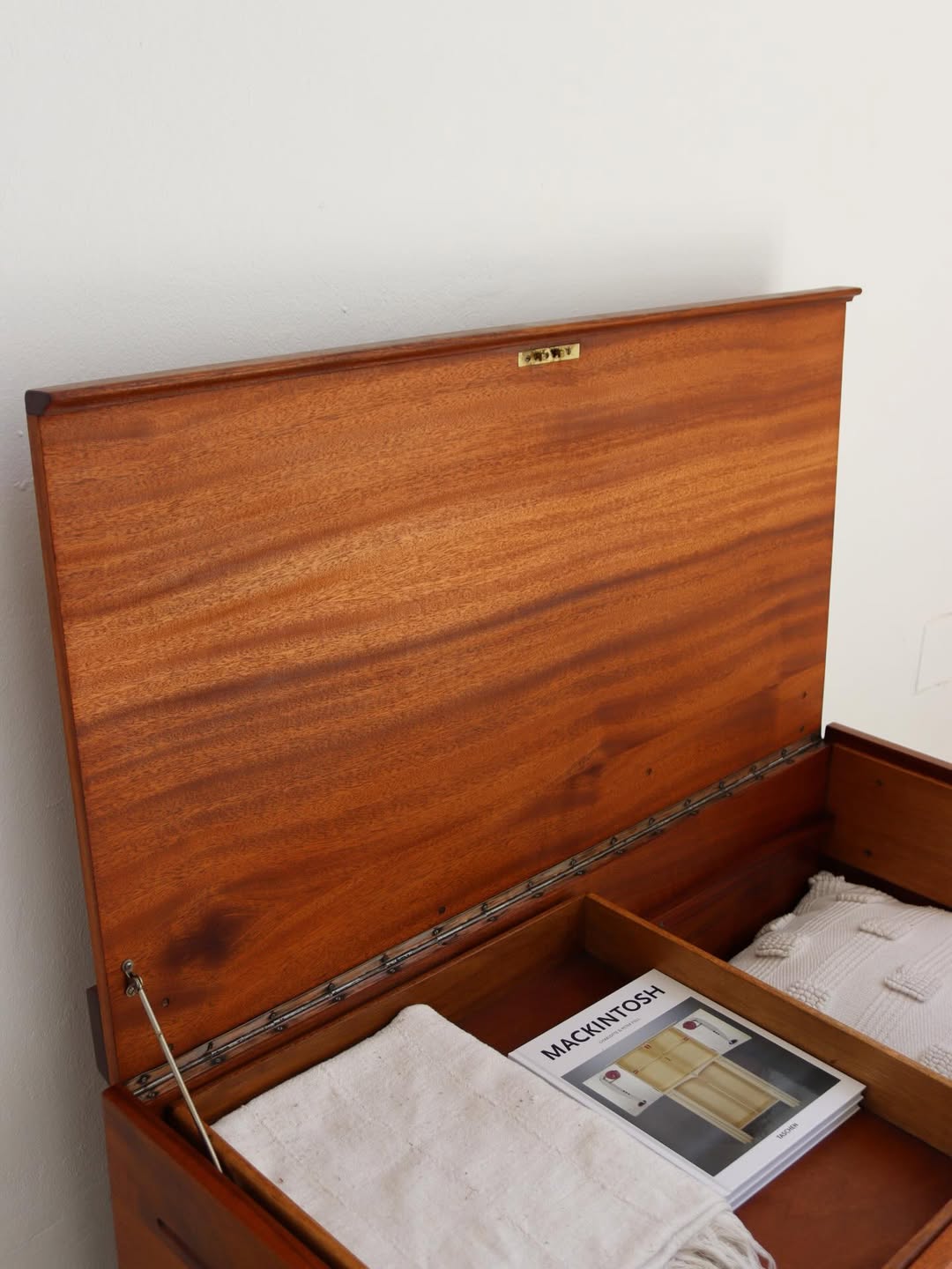 Mid-Century Kist/Storage Chest