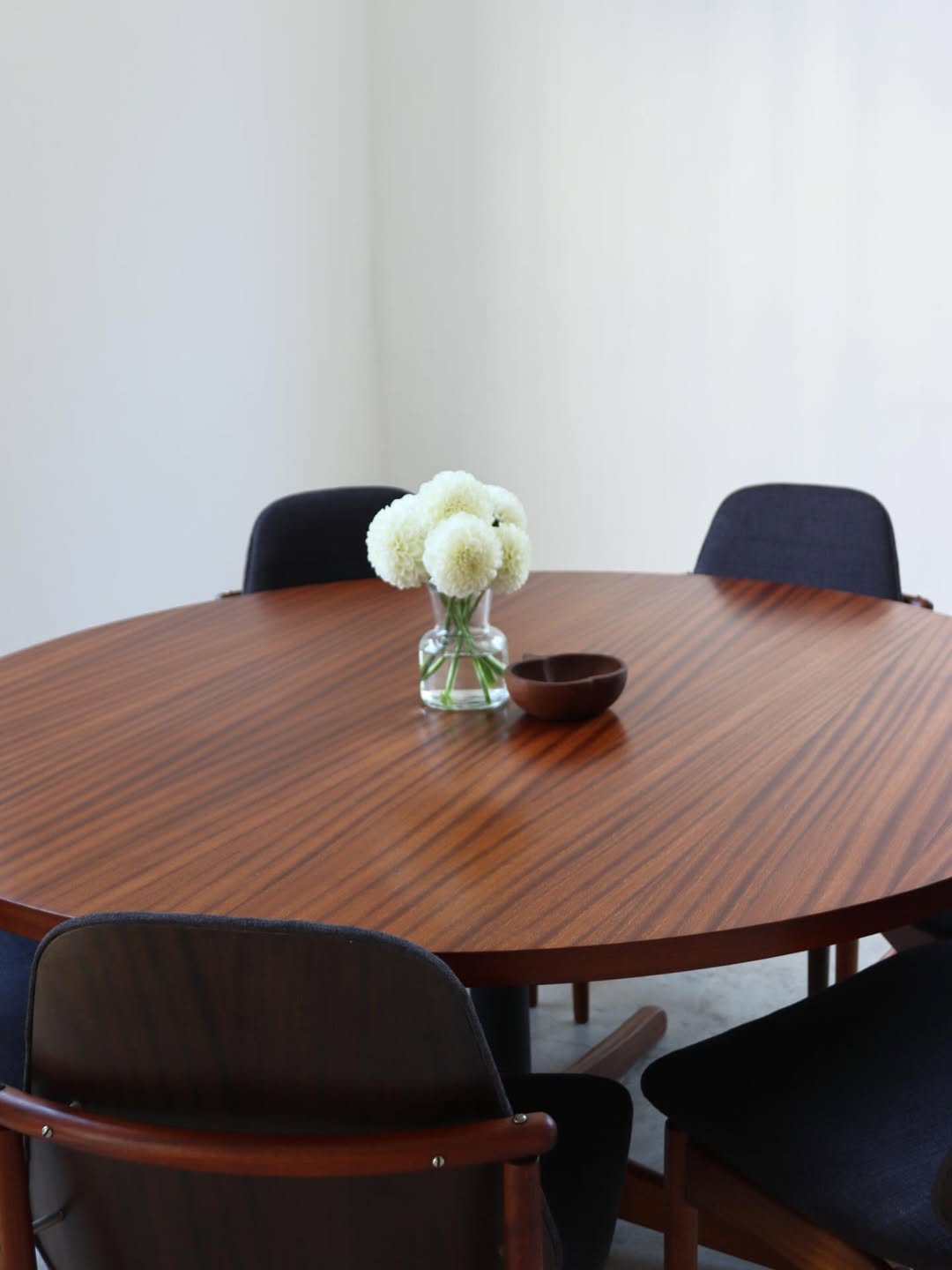 Frystark Dining Table