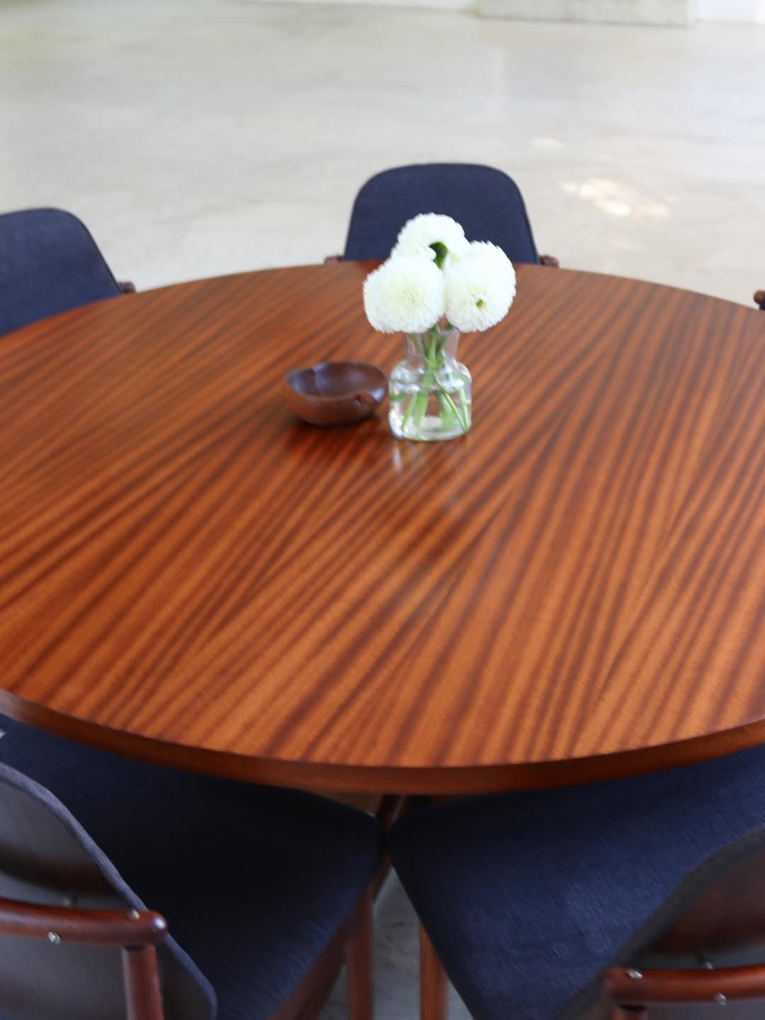 Frystark Dining Table