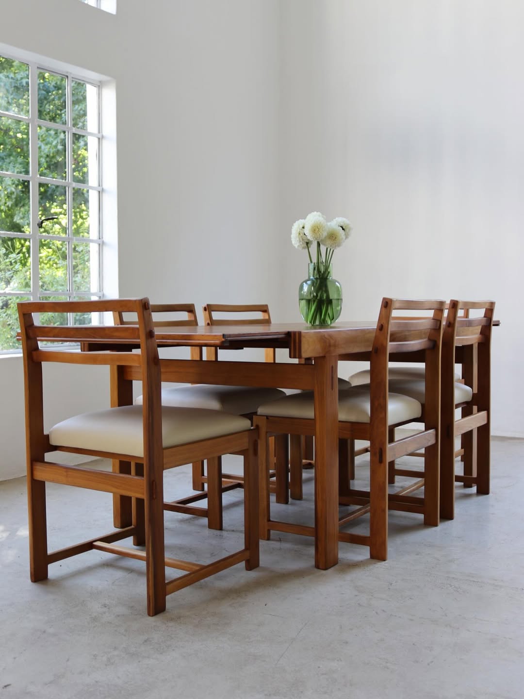 Torrente Extendable Dining Table