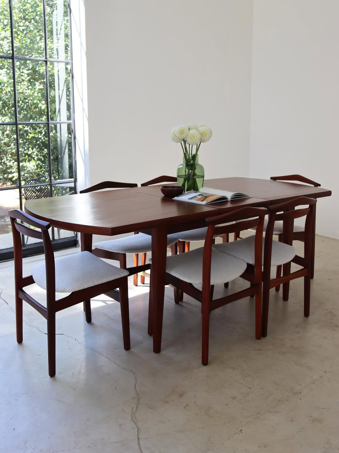 Mid-Century Extendable Dining Table
